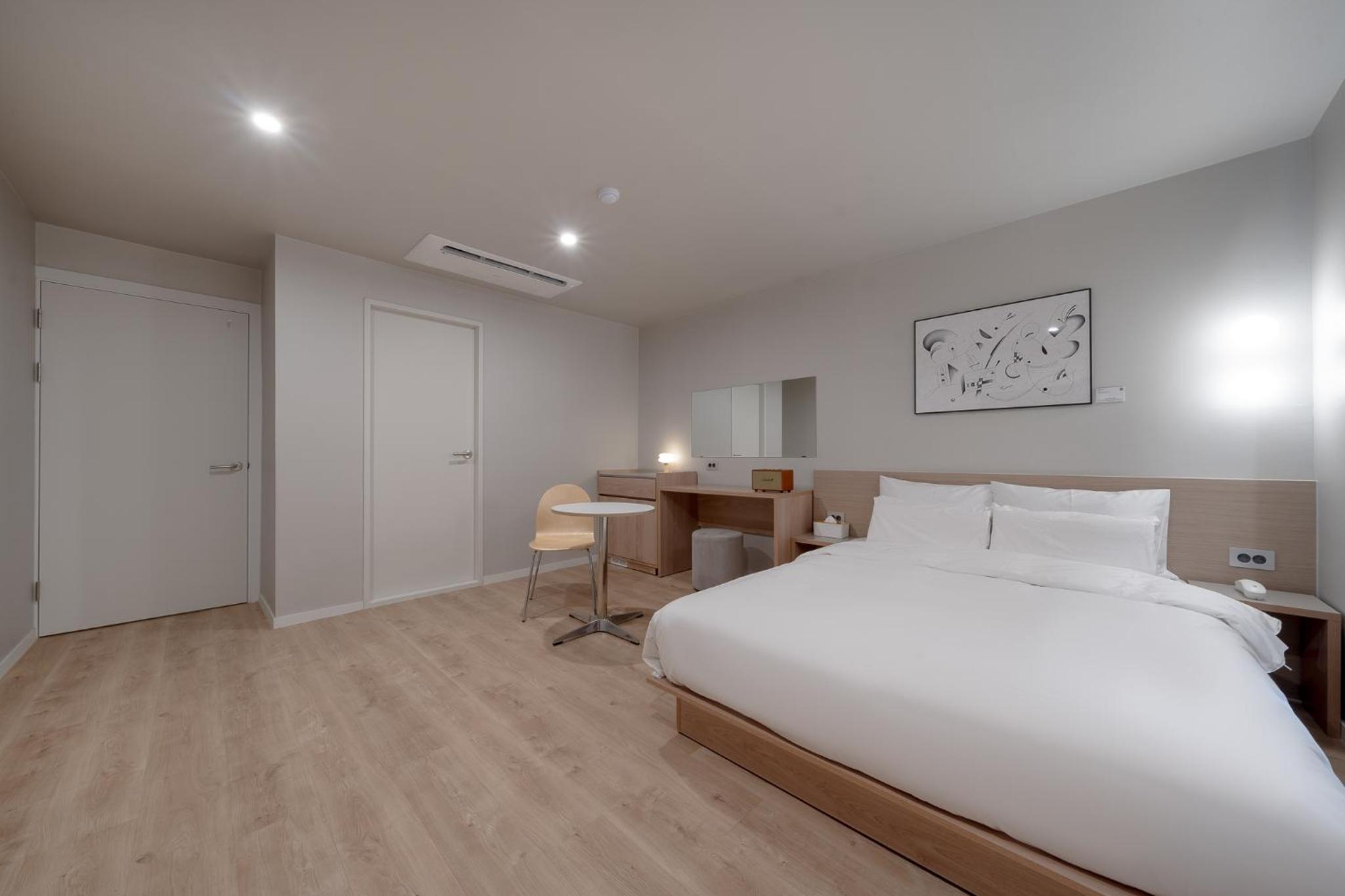 Standard Single Room - Photo 3