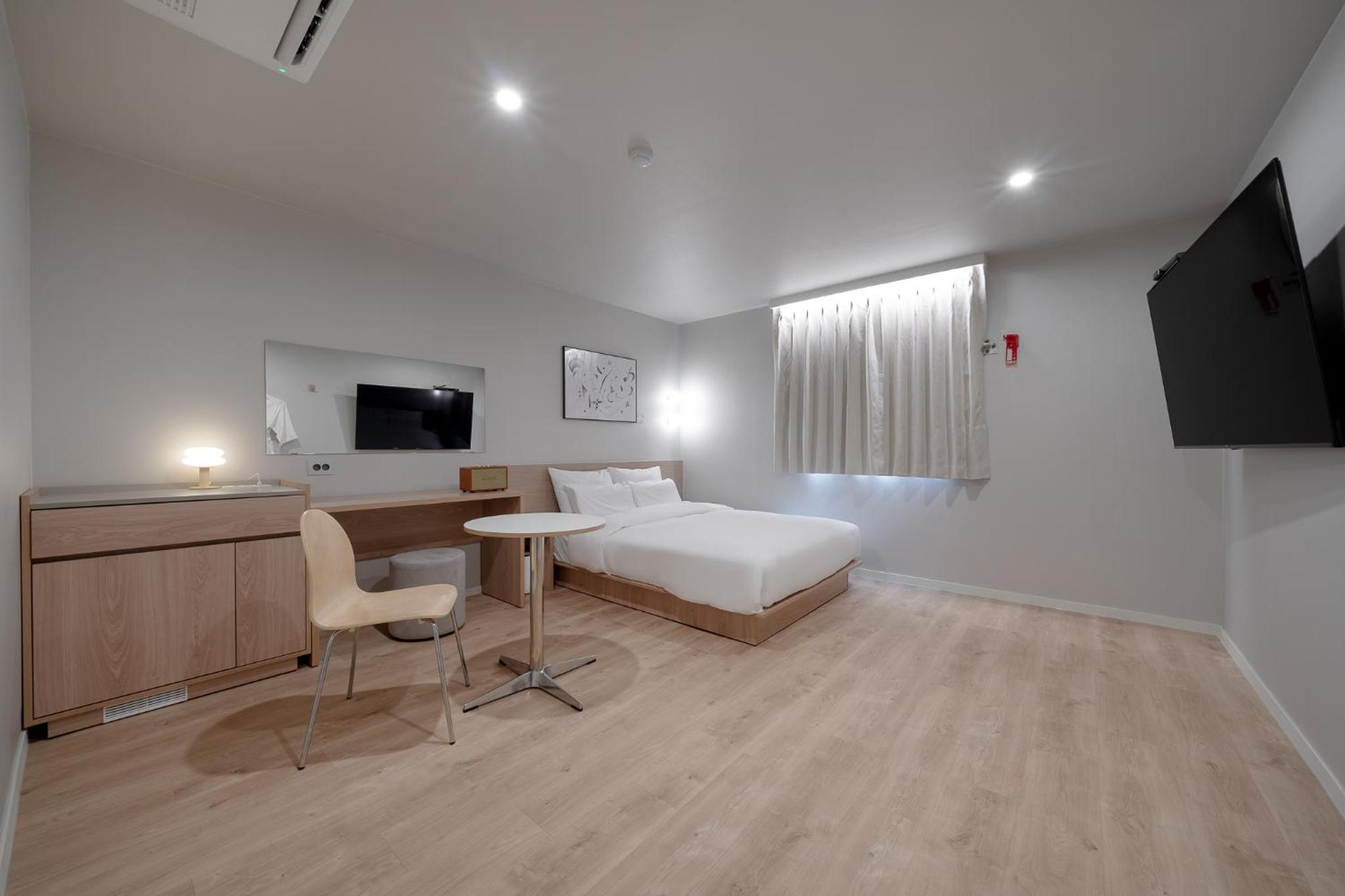Standard Single Room - Photo 2