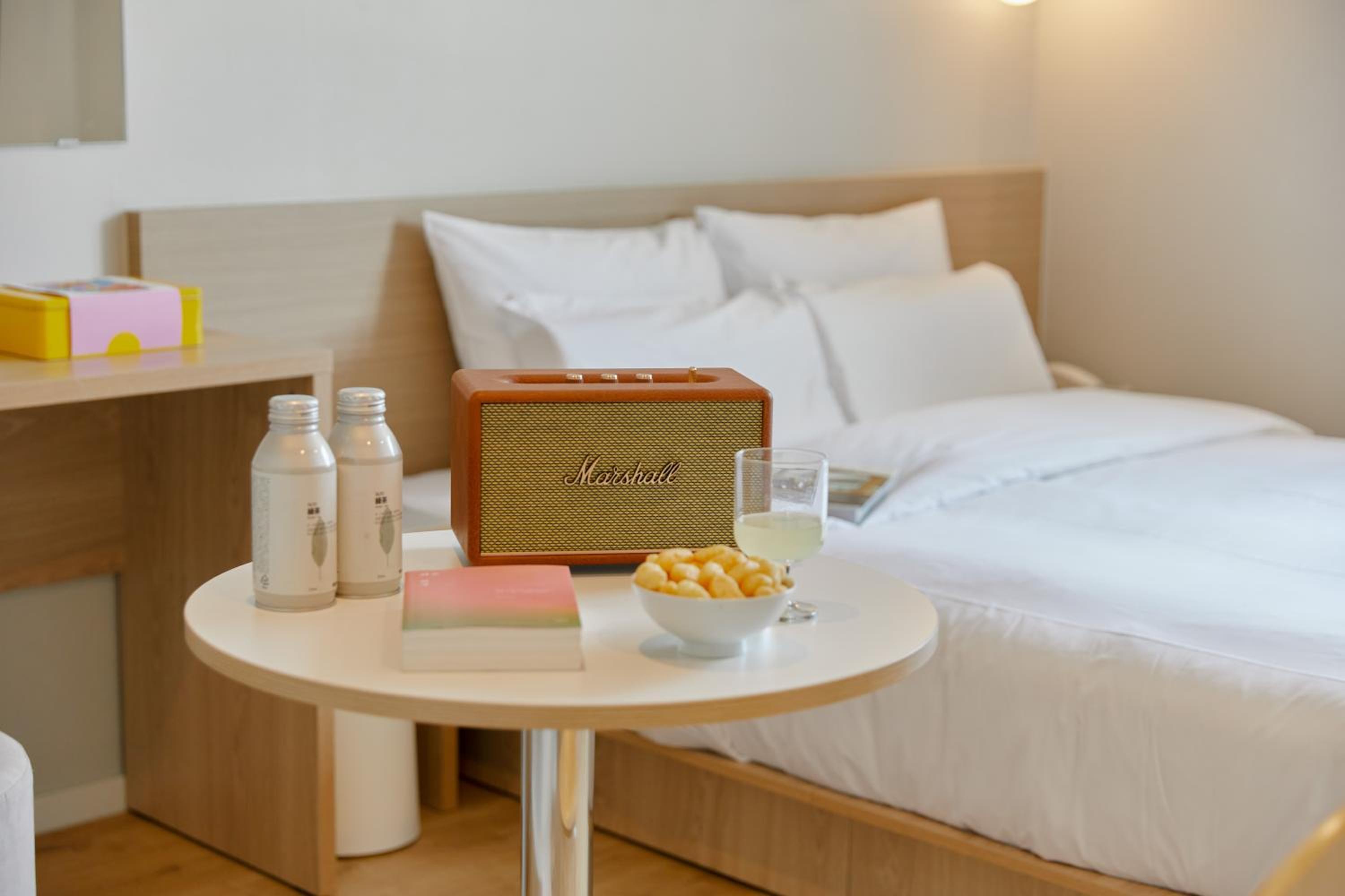 Standard Single Room - Photo 10