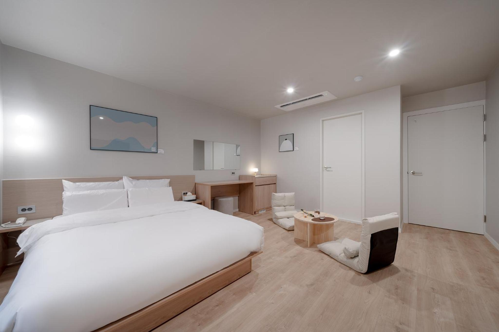 Deluxe Single Room - Photo 8