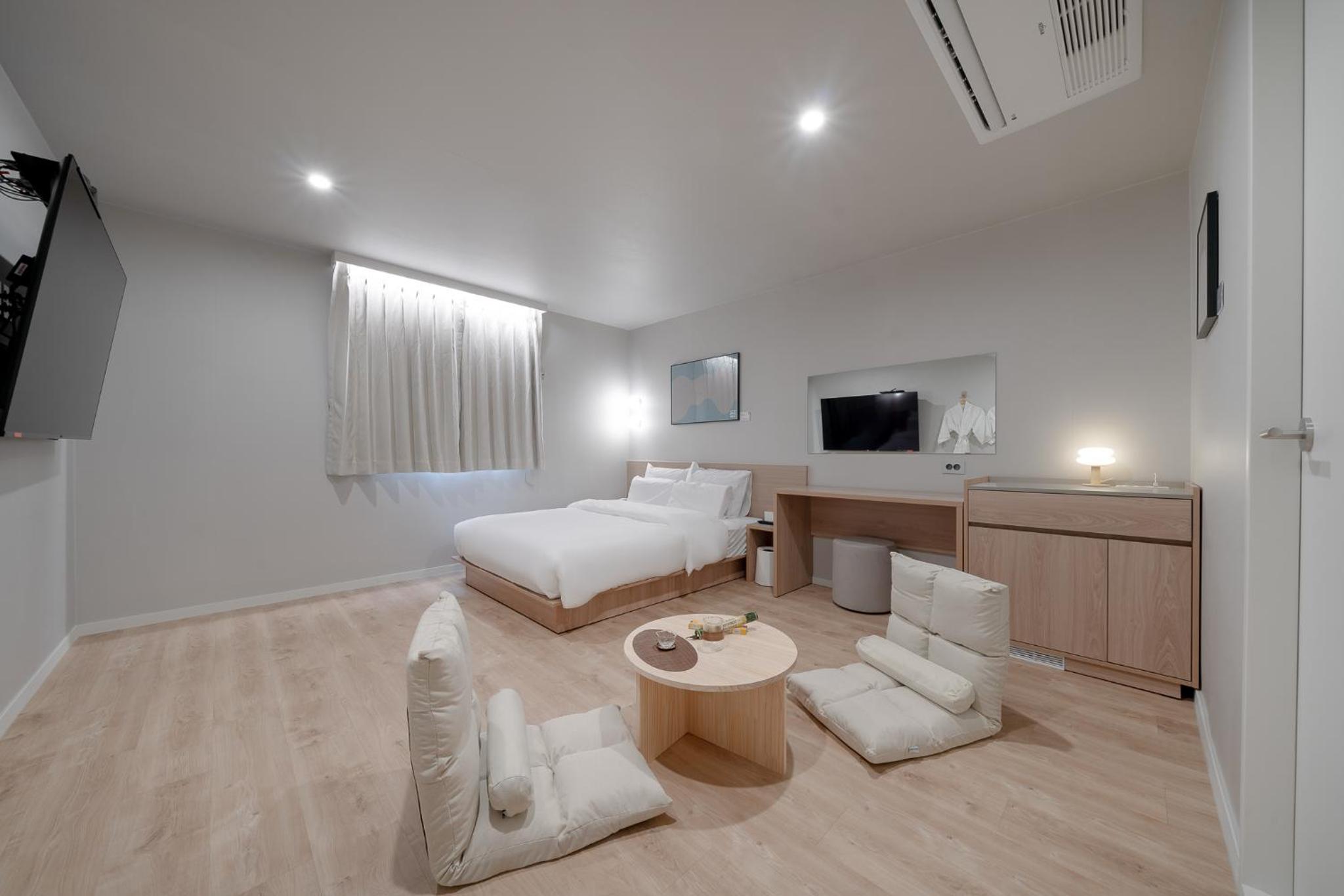 Deluxe Single Room - Photo 1