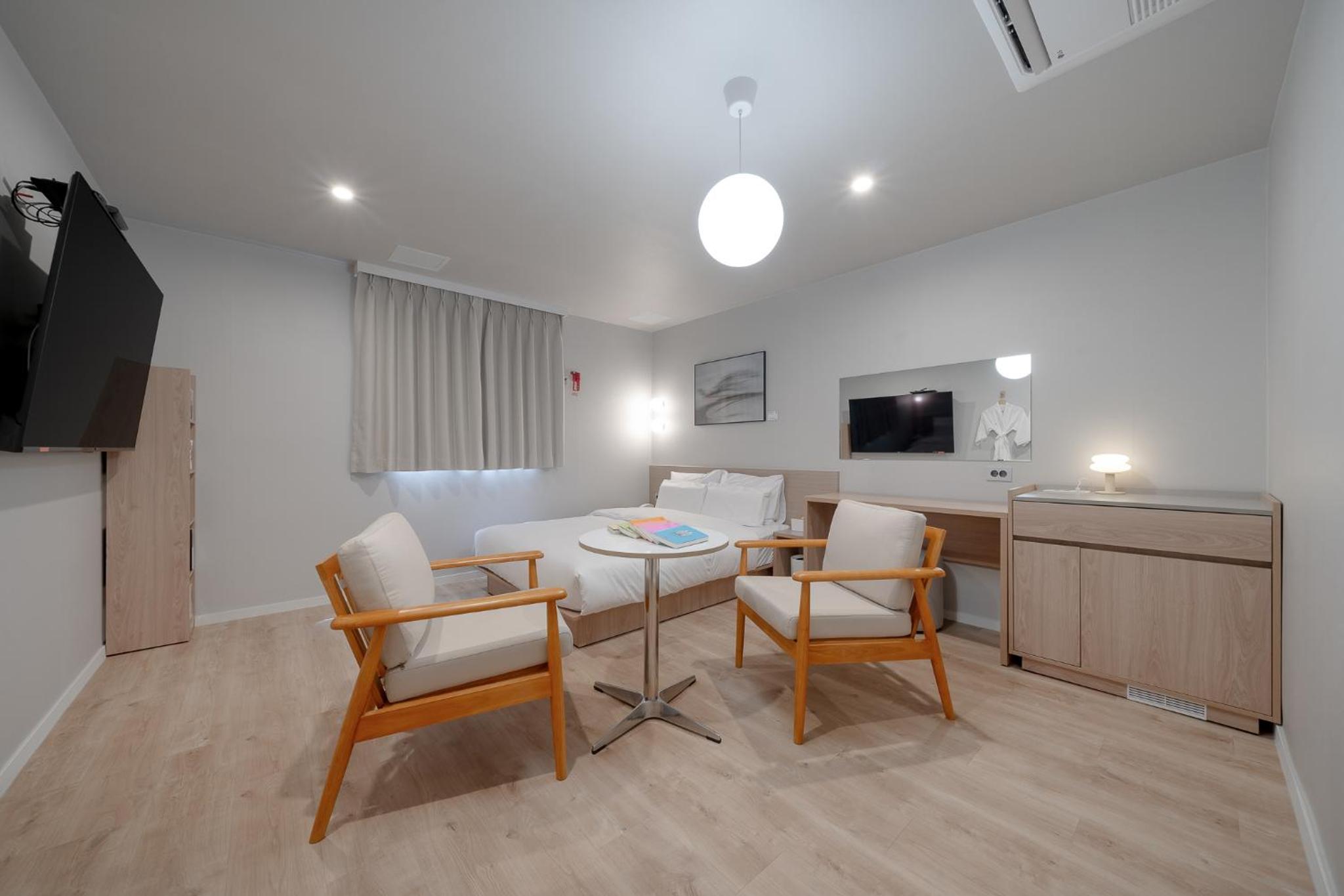 Double Room - Photo 3