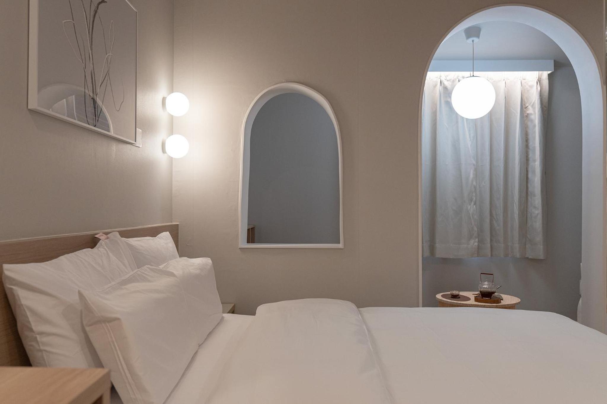 Economy Double Room - Photo 9