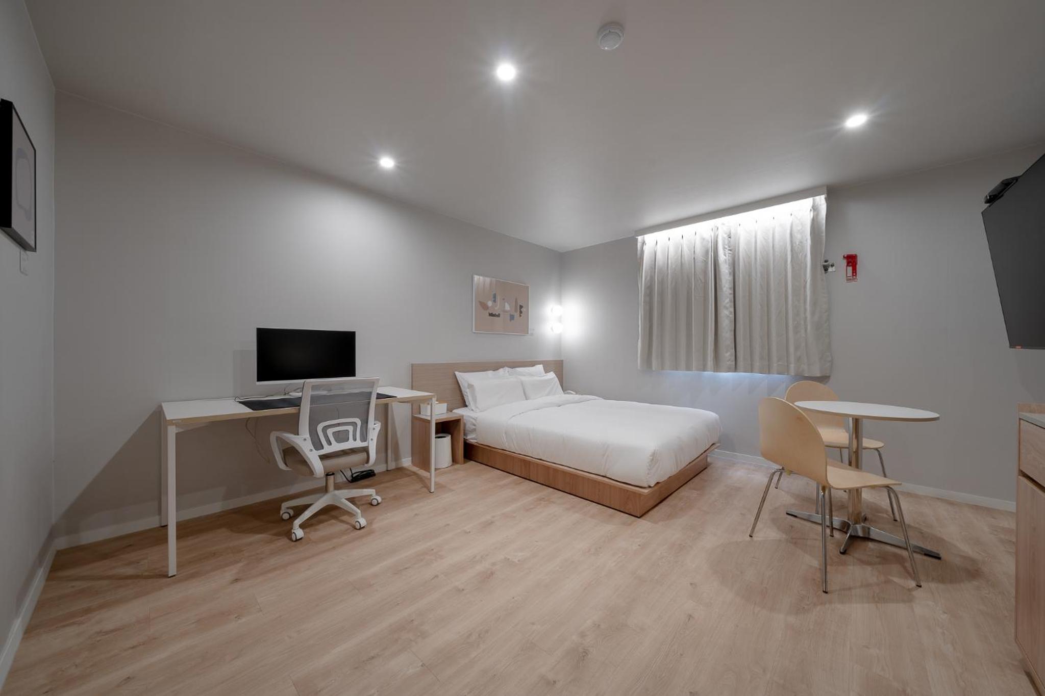 Business Room - Photo 10