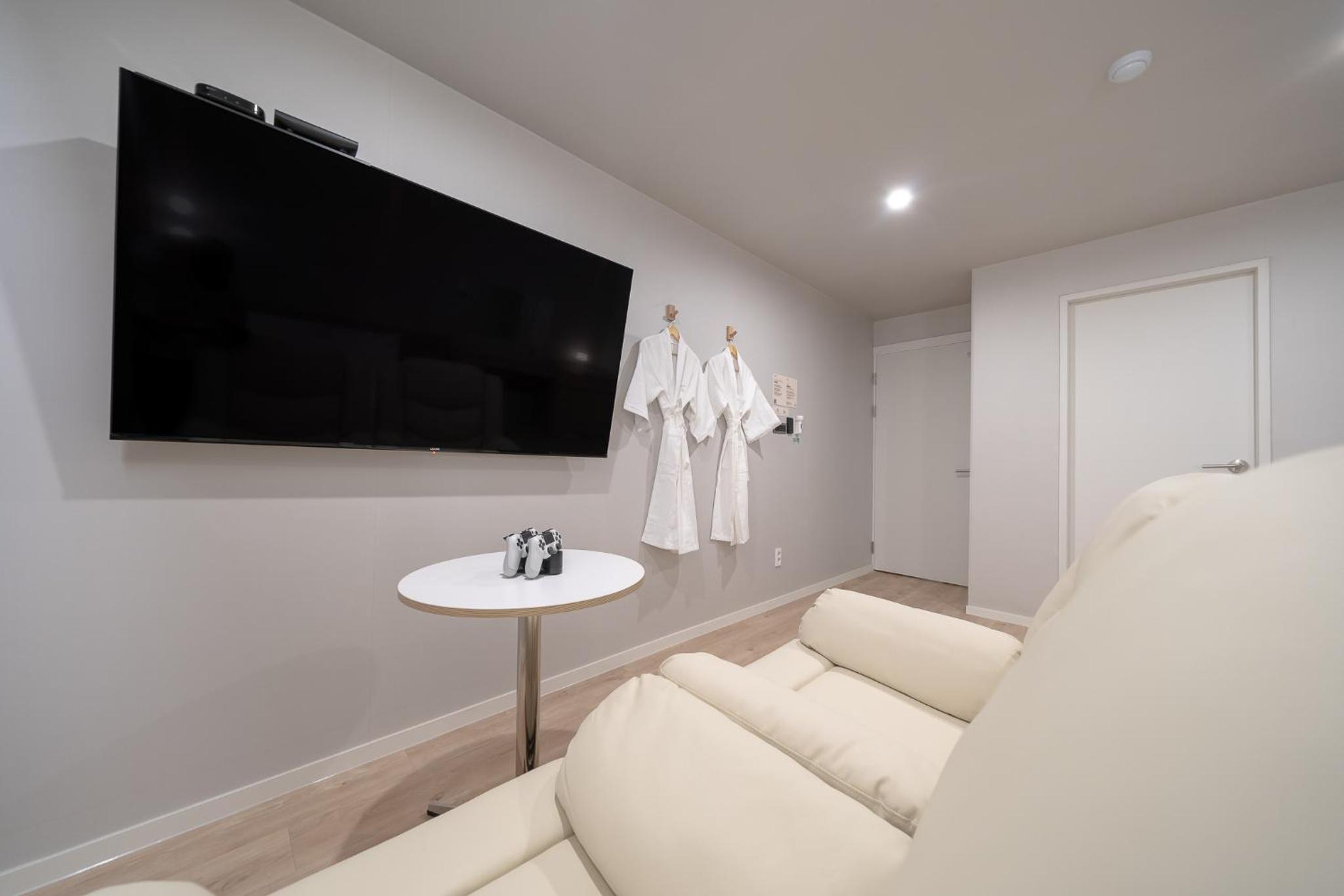 Deluxe Queen Room - Photo 2