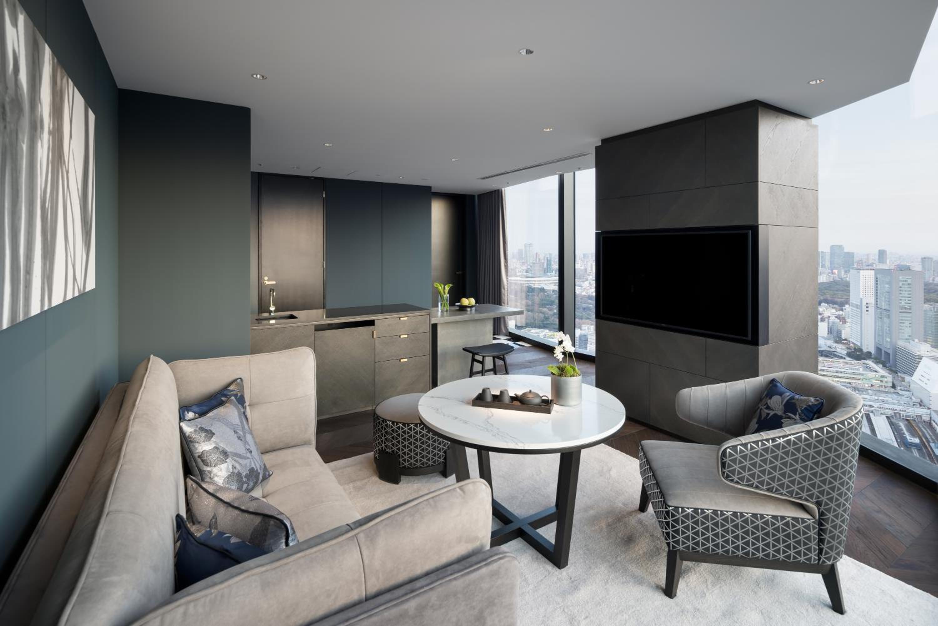 Deluxe Suite photo 2