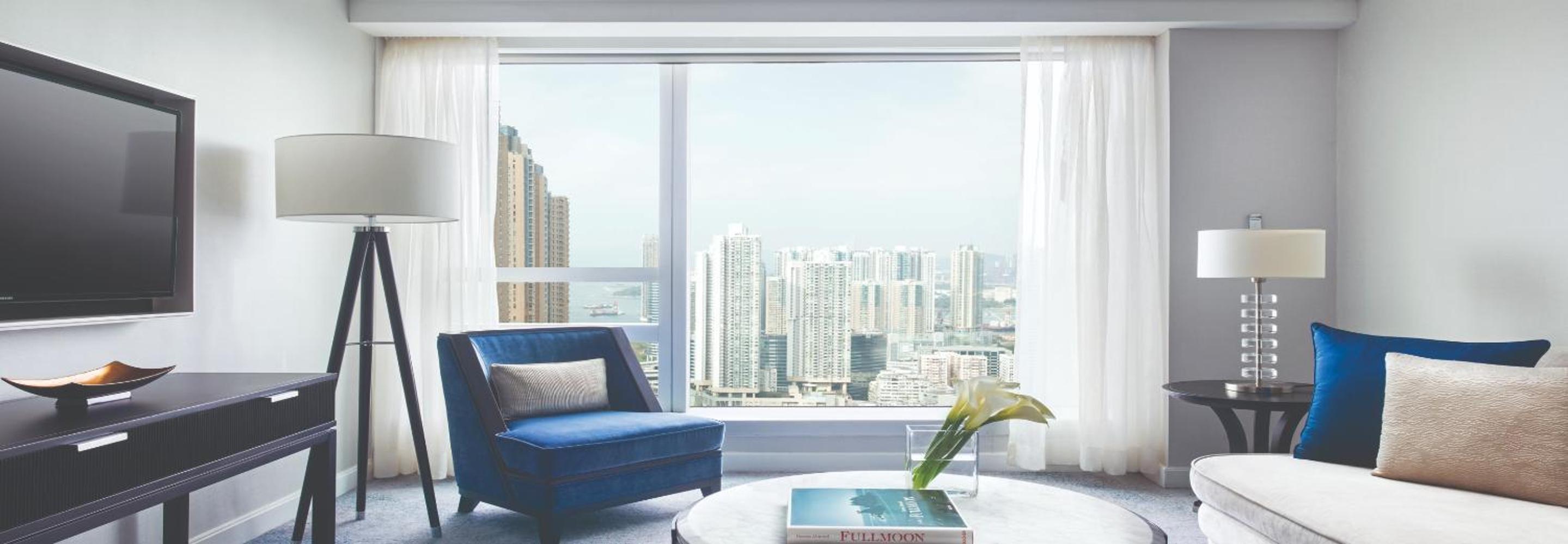 Club One-Bedroom Suite with Kitchen Club One-Bedroom Suite with Kitchen
