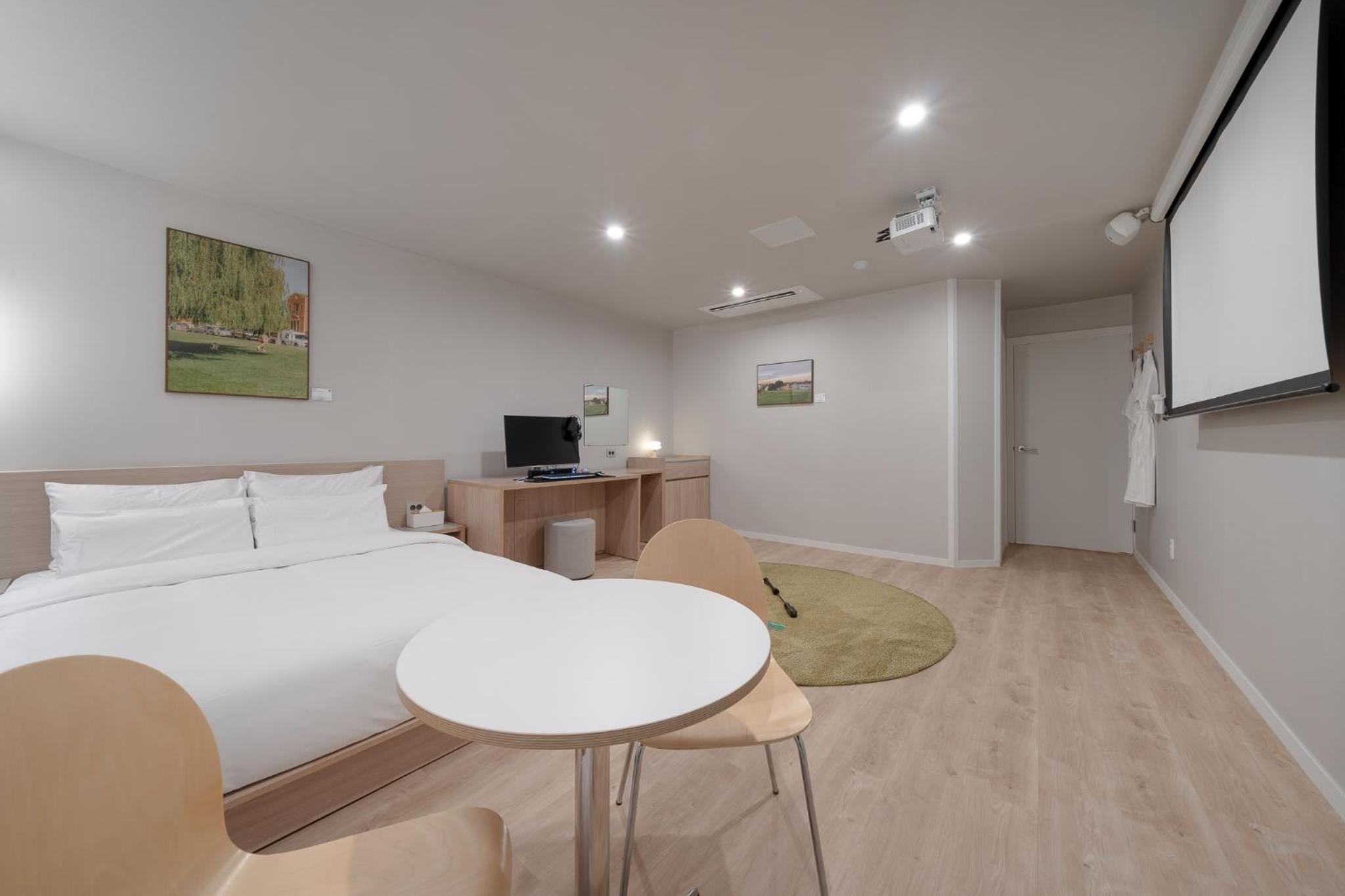 Standard Queen Room - Photo 1