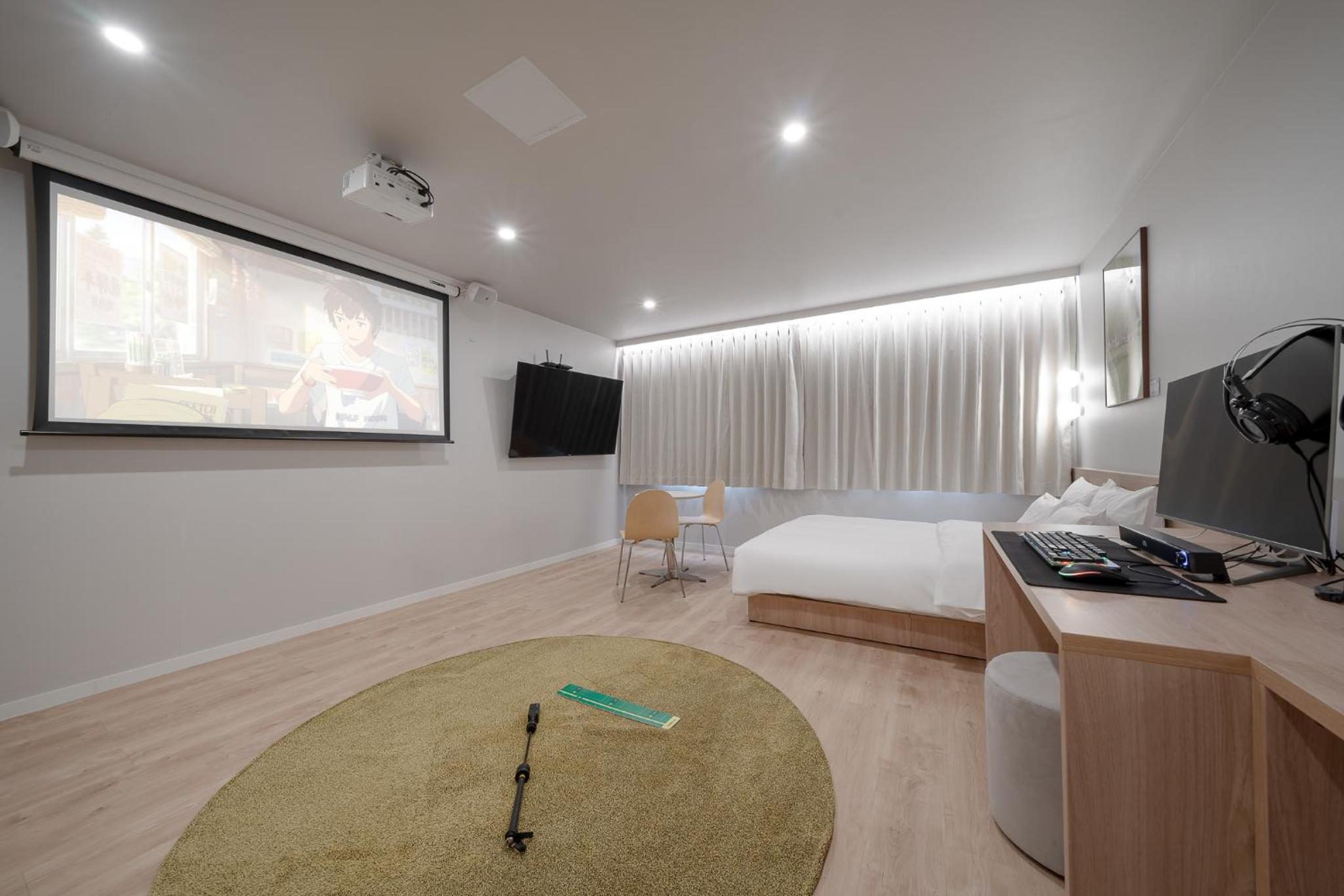 Standard Queen Room - Photo 6