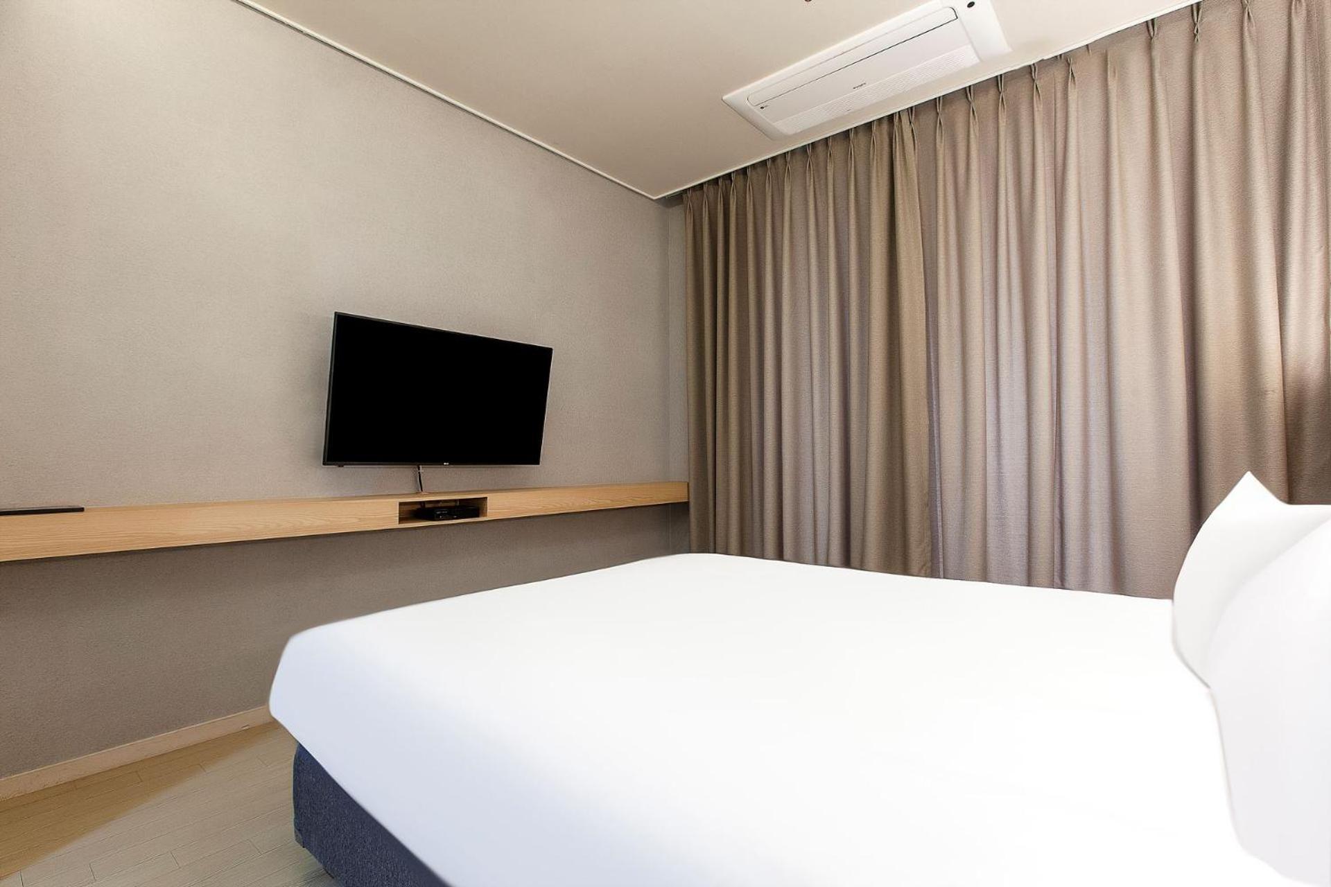 Deluxe Dobule with Terrace (Half Ocean View) - Photo 4