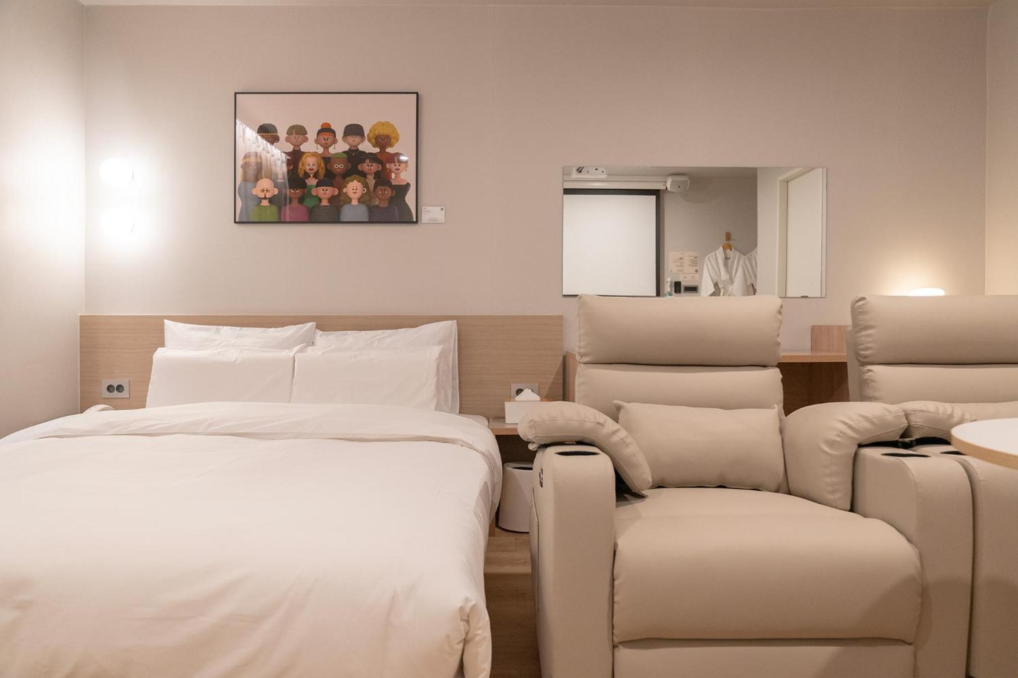 Standard Suite Room - Photo 3