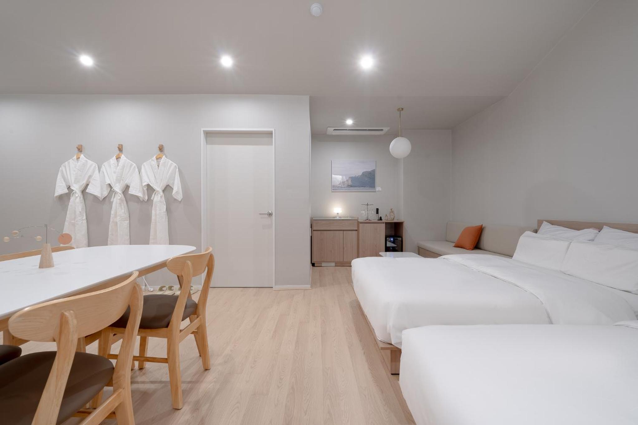 Family Suite Room - Photo 2