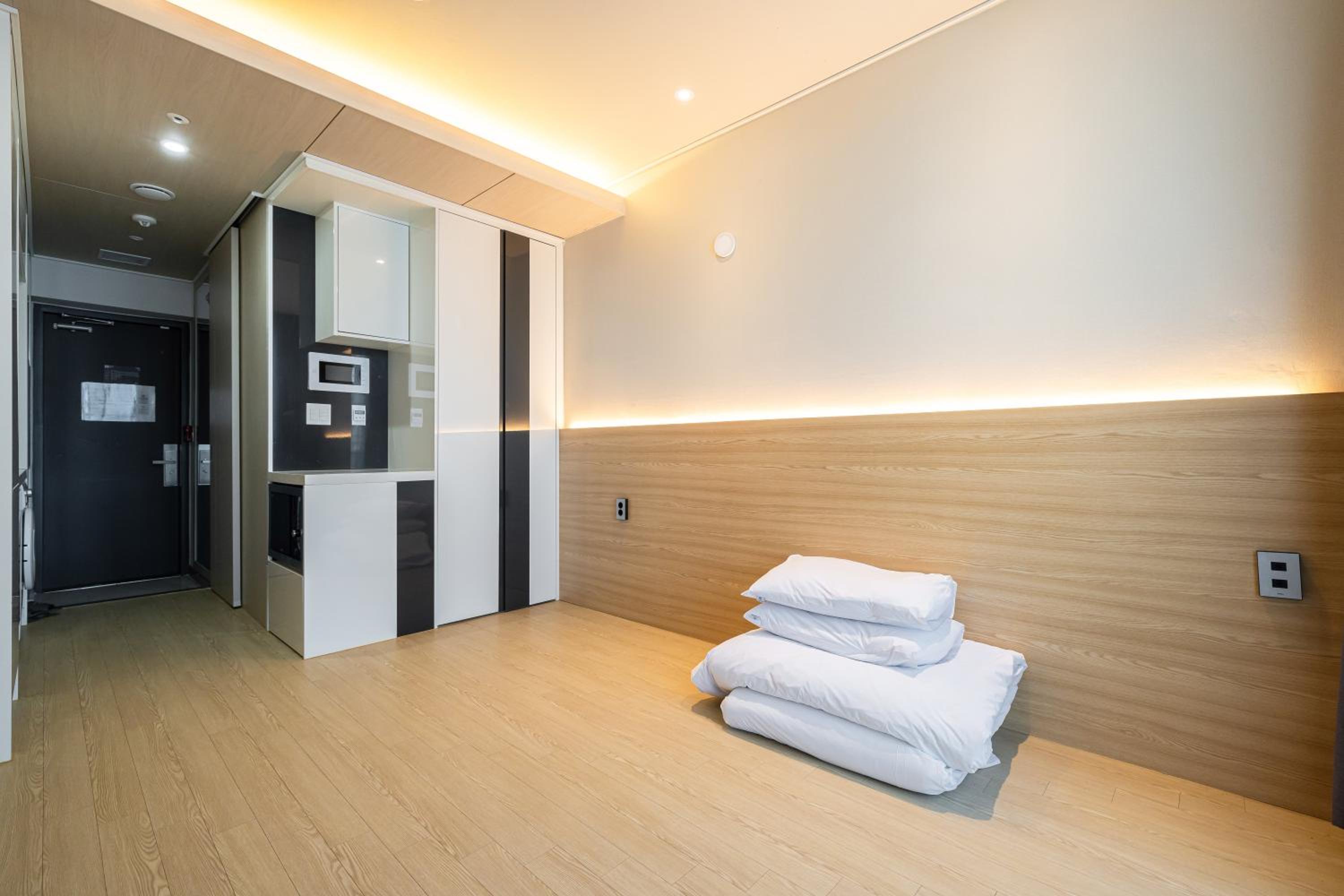 Korean Style Deluxe Ondol with Terrace (Ocean View) - Photo 3