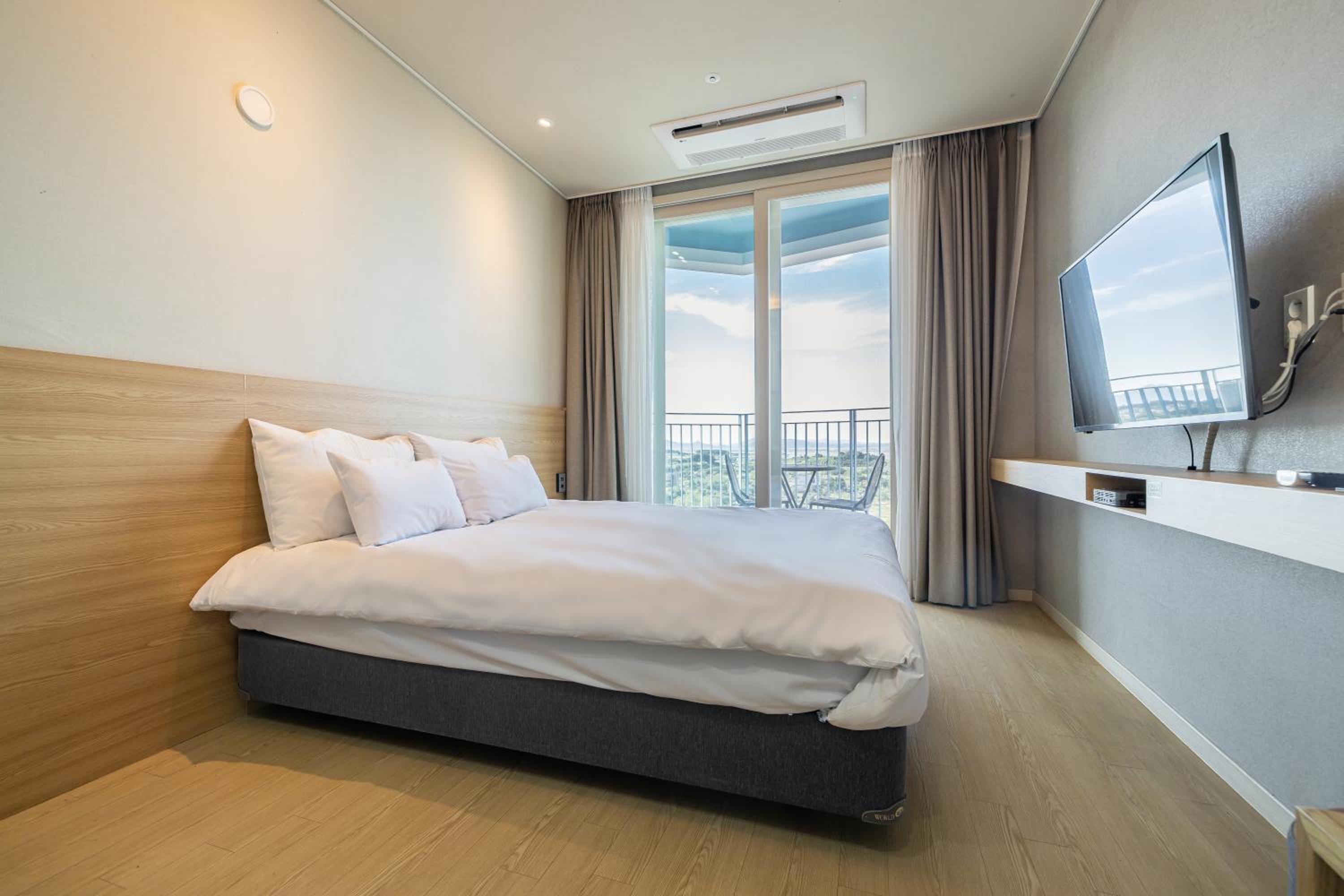 Deluxe Dobule with Terrace (Ocean View) - Photo 1