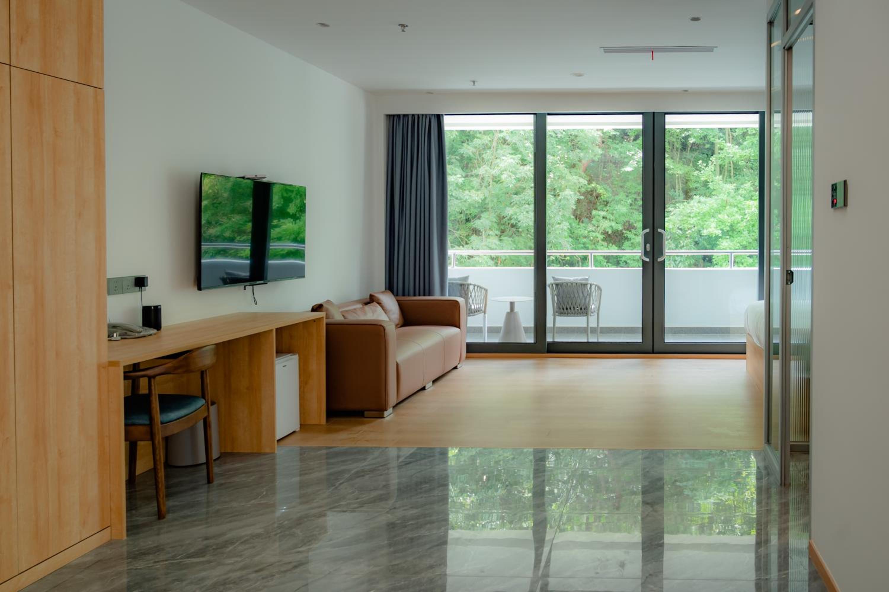 Mountain View Loft Family Room photo 1