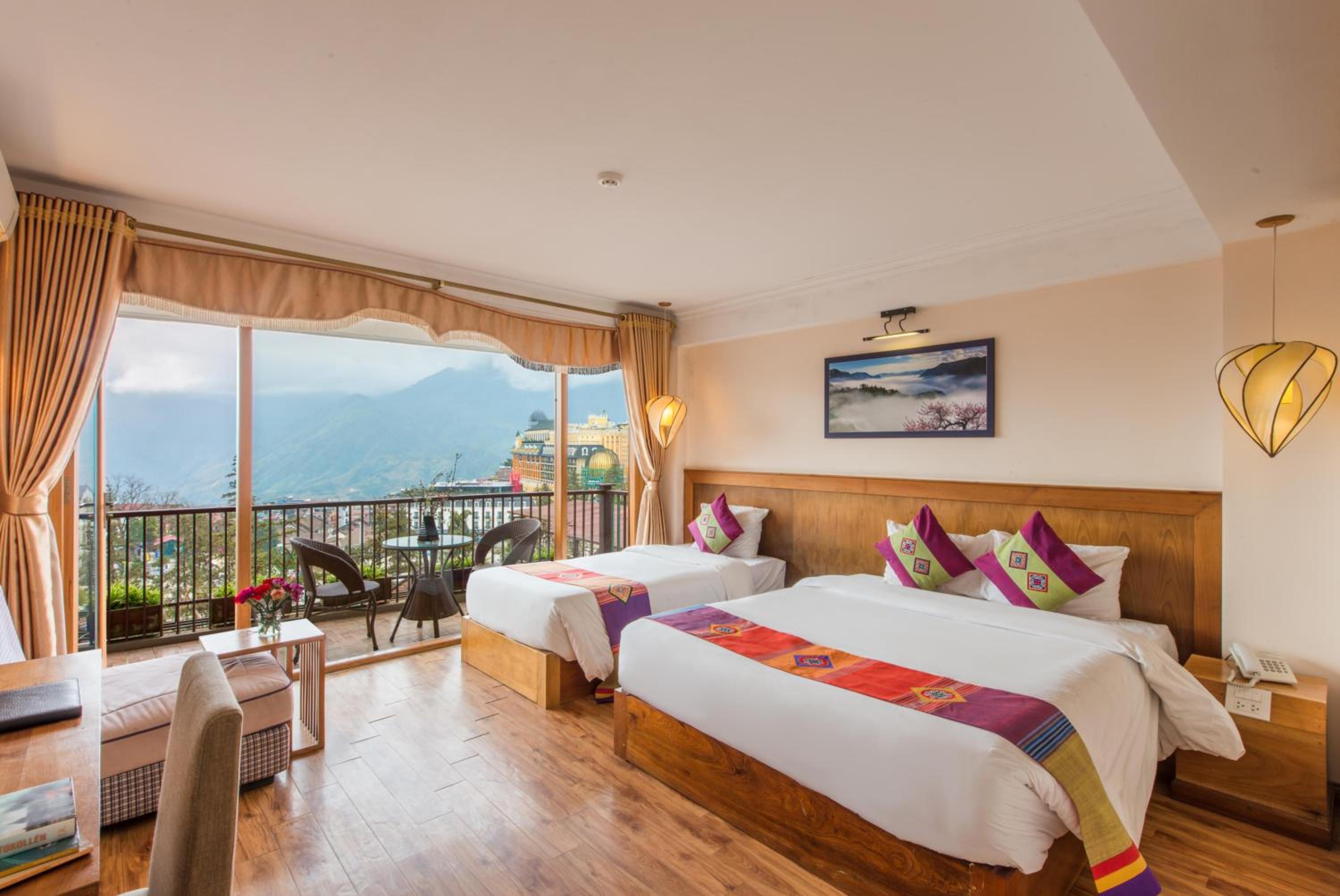 Panorama Mountain View Room