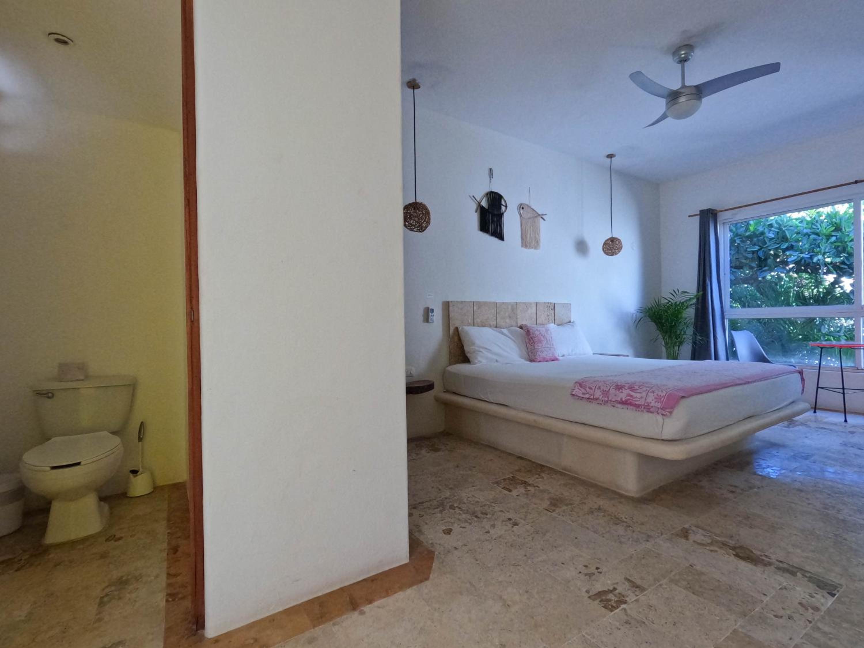 Deluxe Room - Photo 18