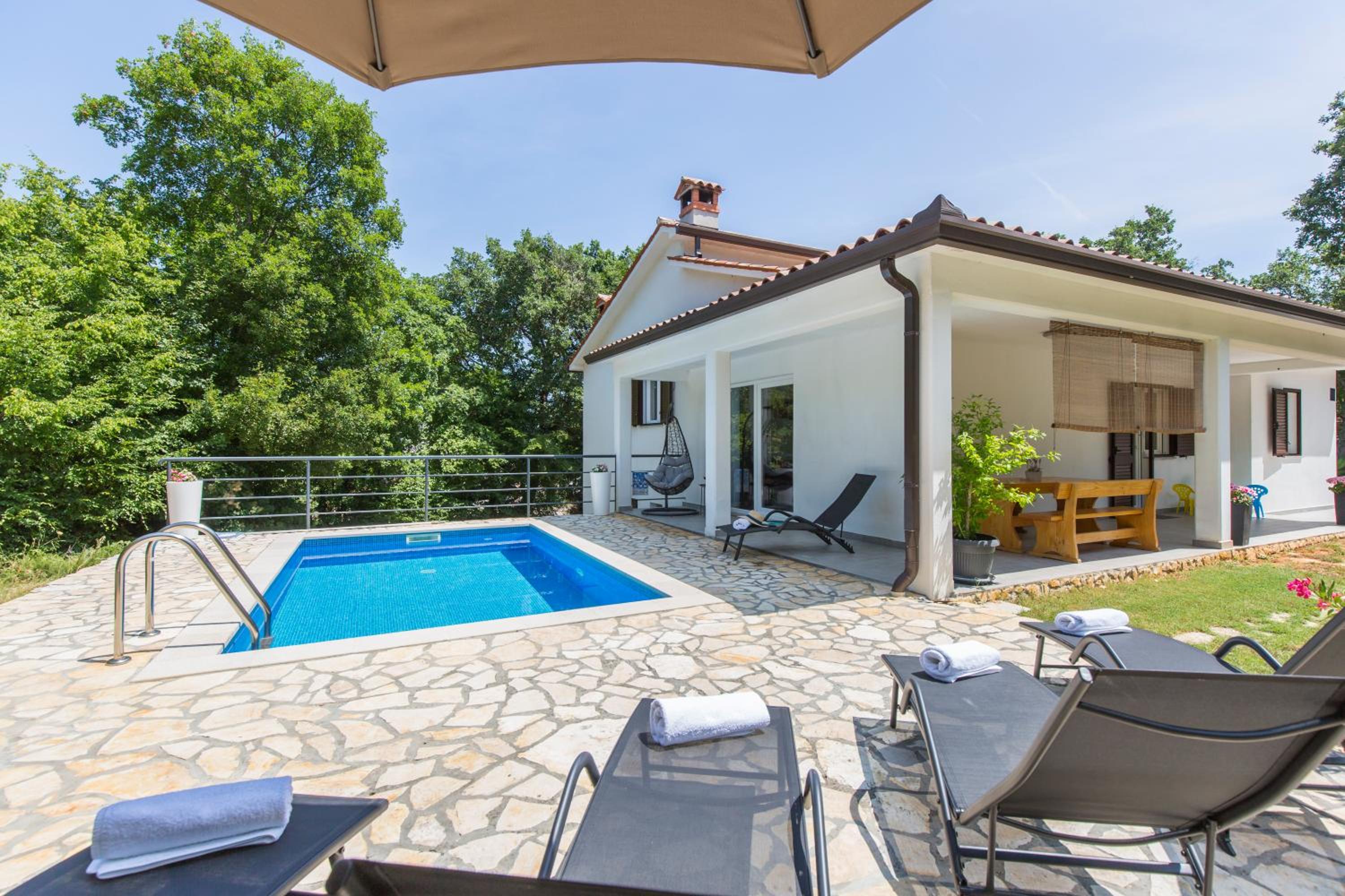 Villa photo 2