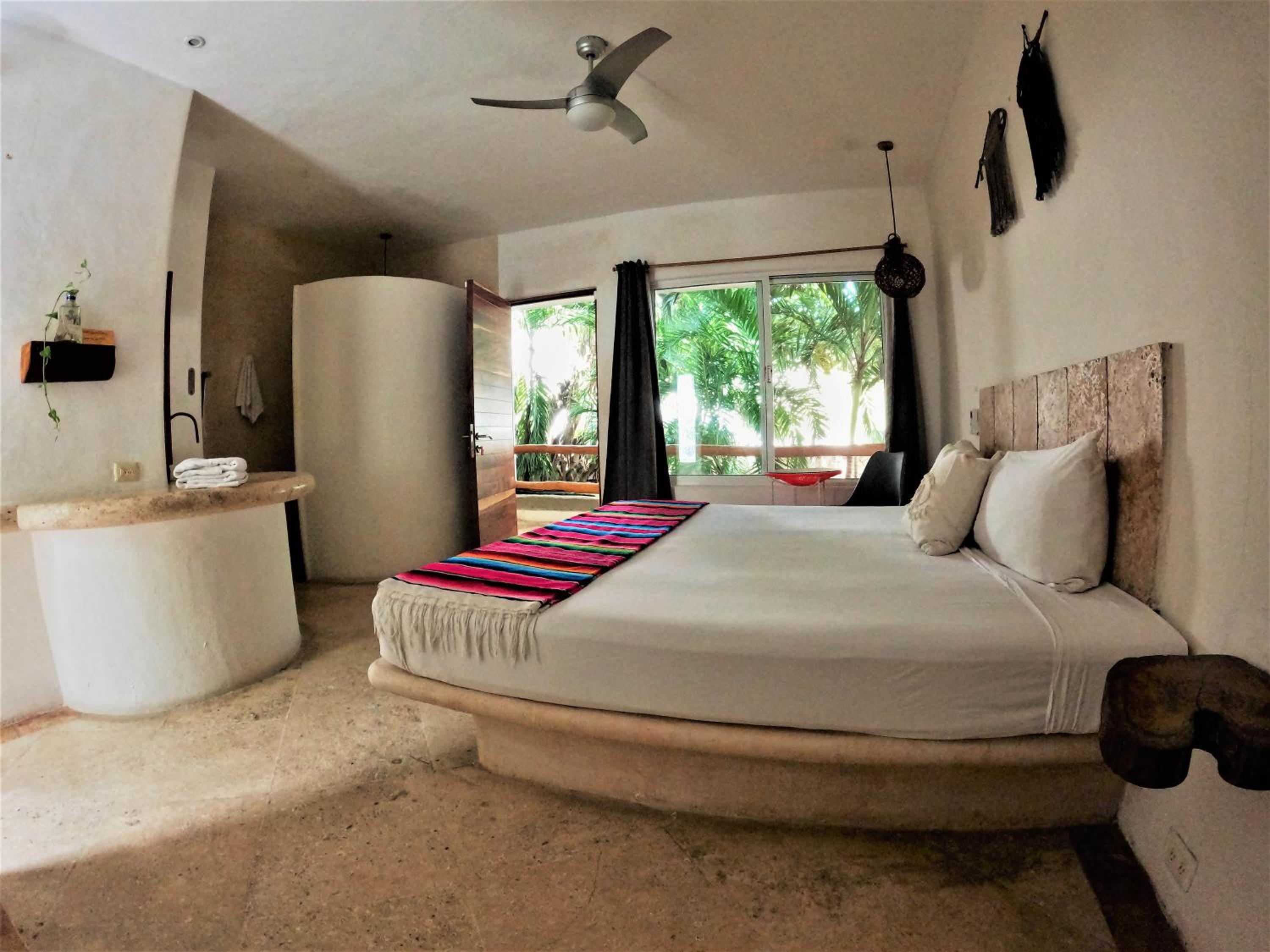 Standard Double Room - Photo 3