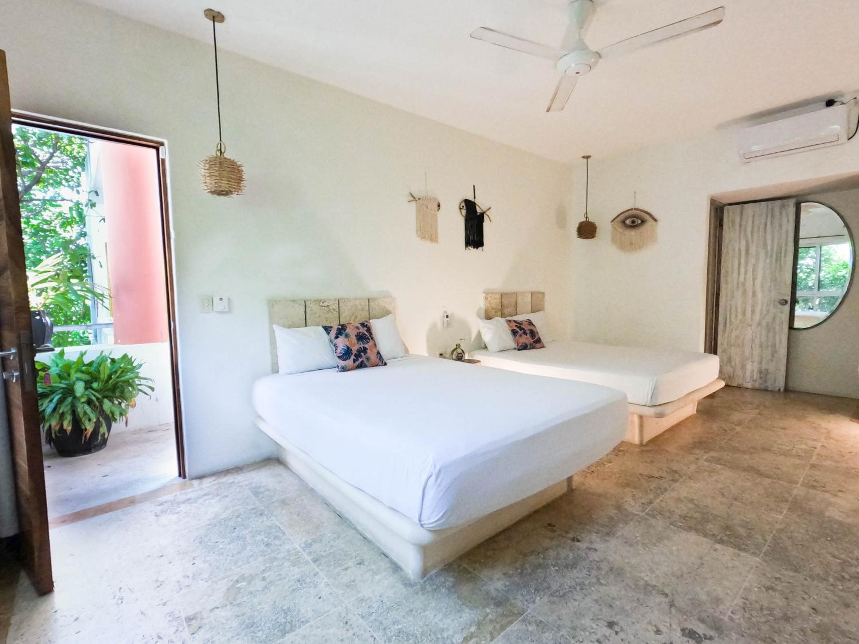Standard Twin Room - Photo 25