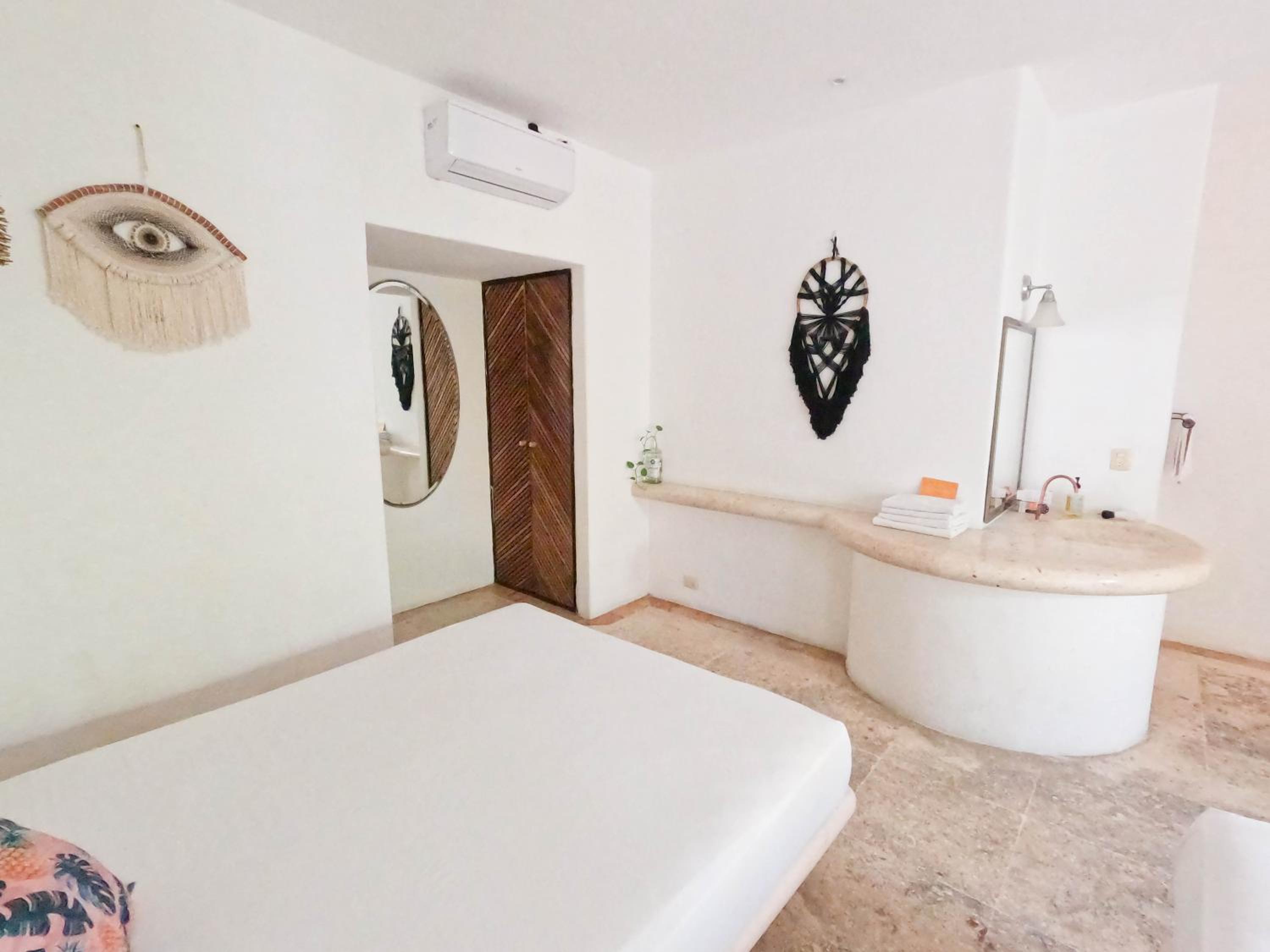 Standard Twin Room - Photo 22