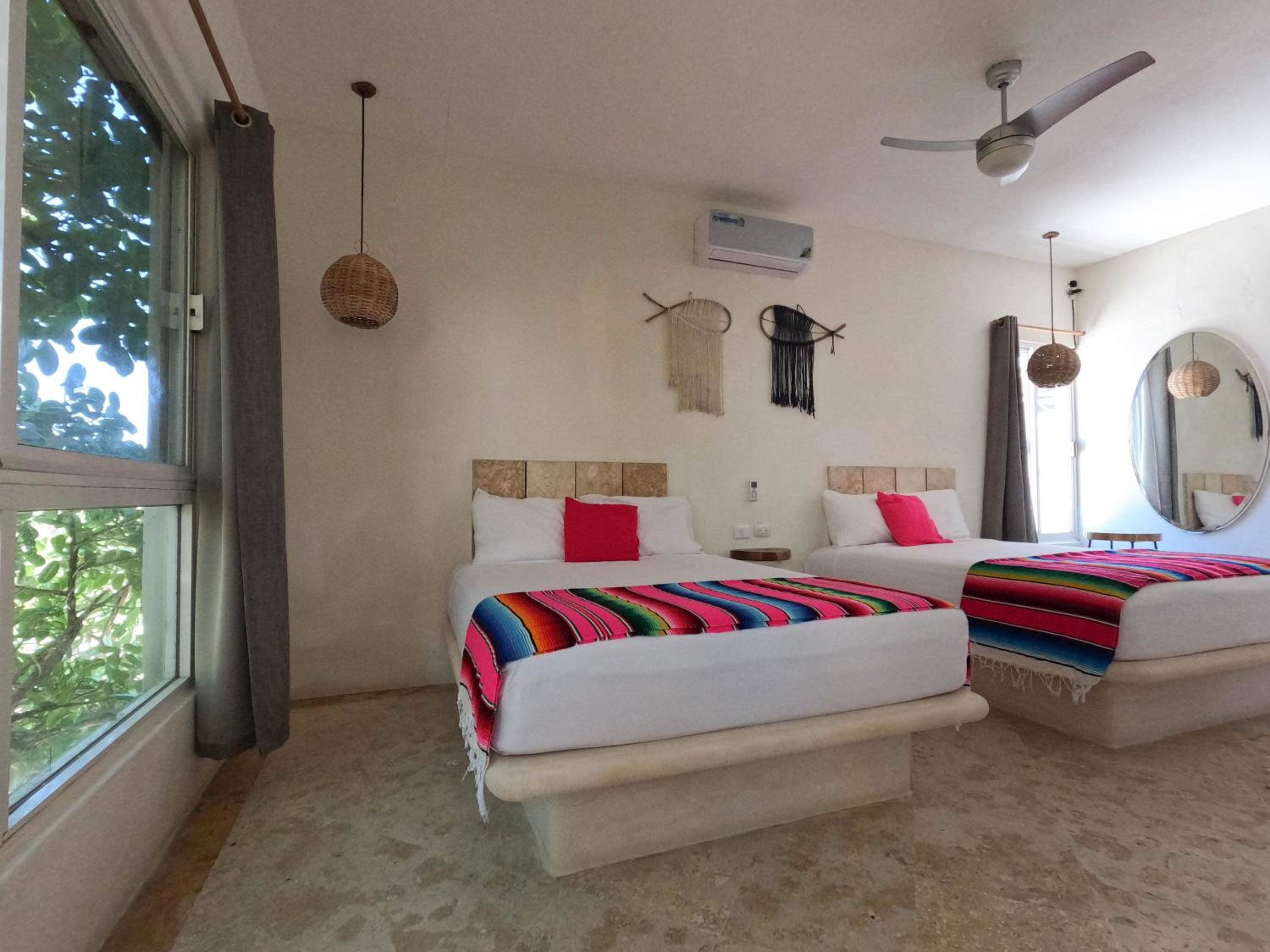 Standard Twin Room - Photo 16
