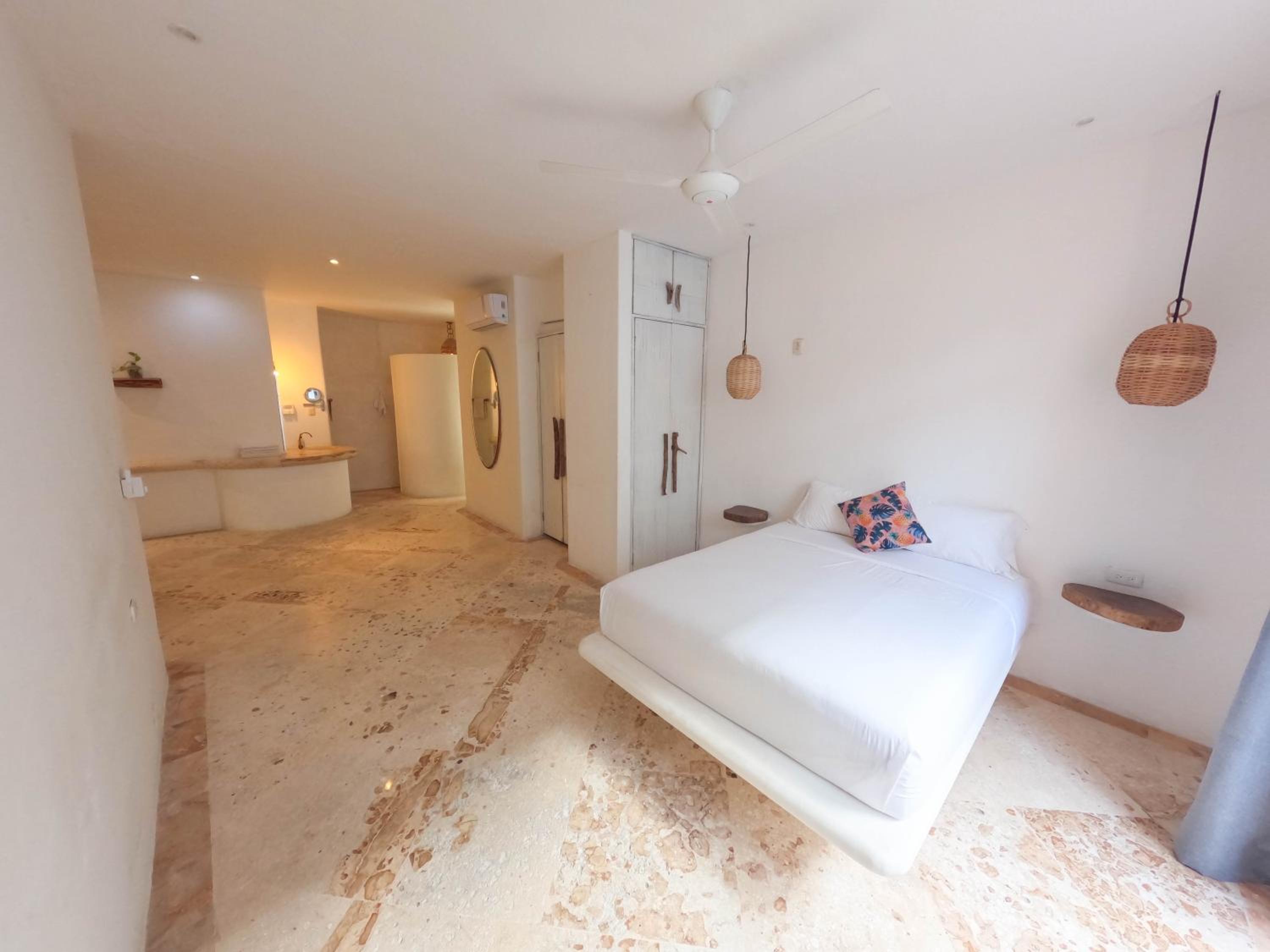 Quadruple Room - Photo 20