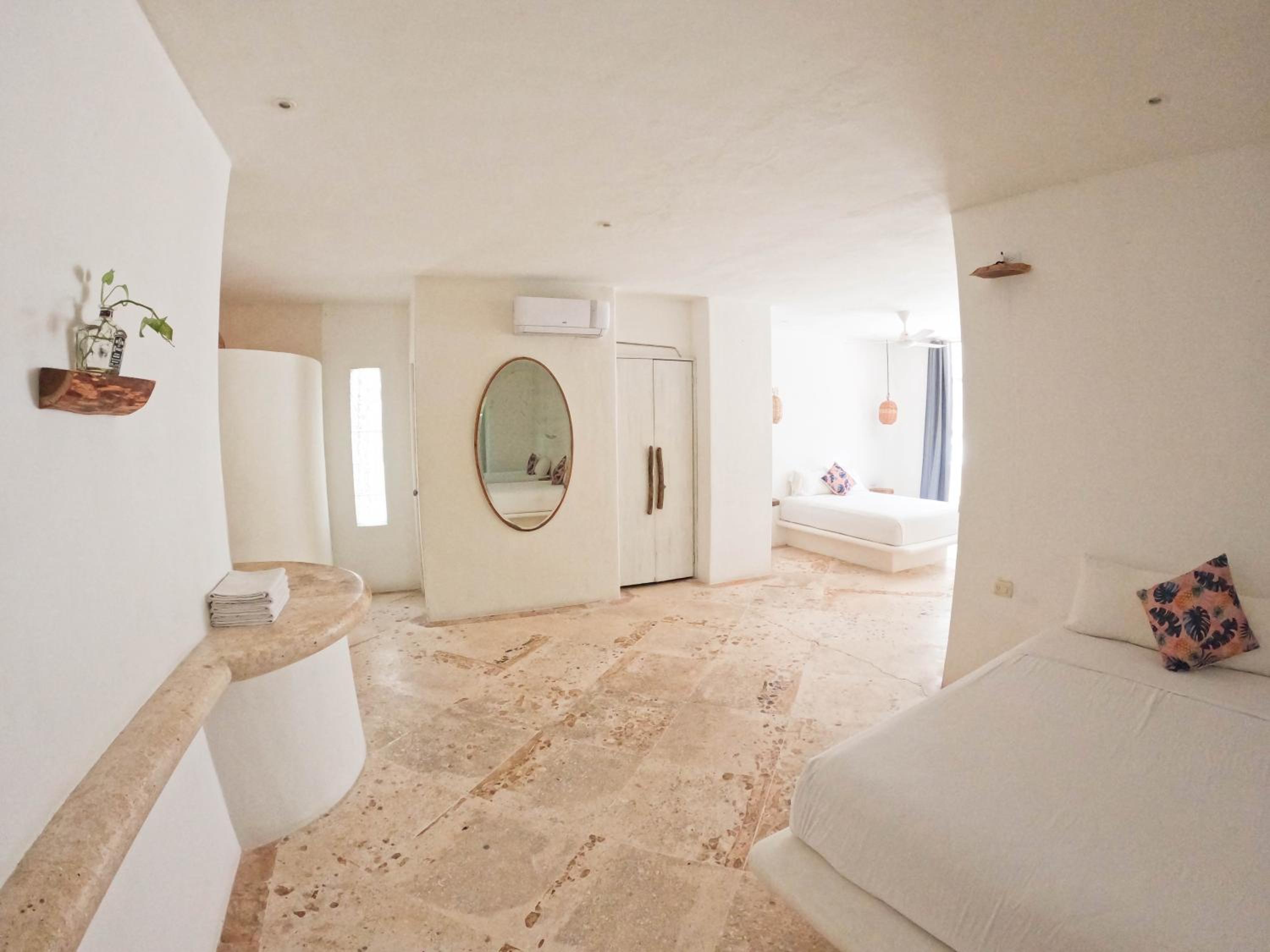 Quadruple Room - Photo 21
