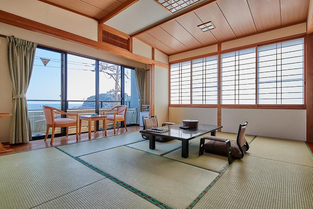 Japanese-Style Family Room