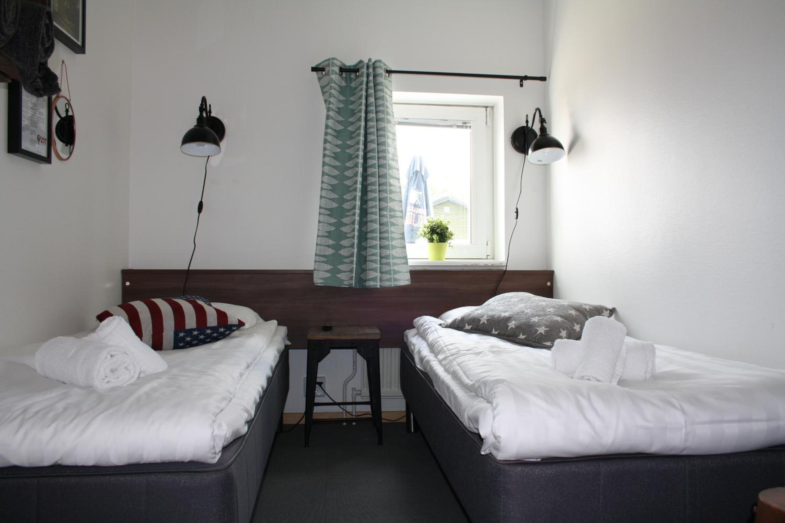 Twin Room with Shared Bathroom photo 1