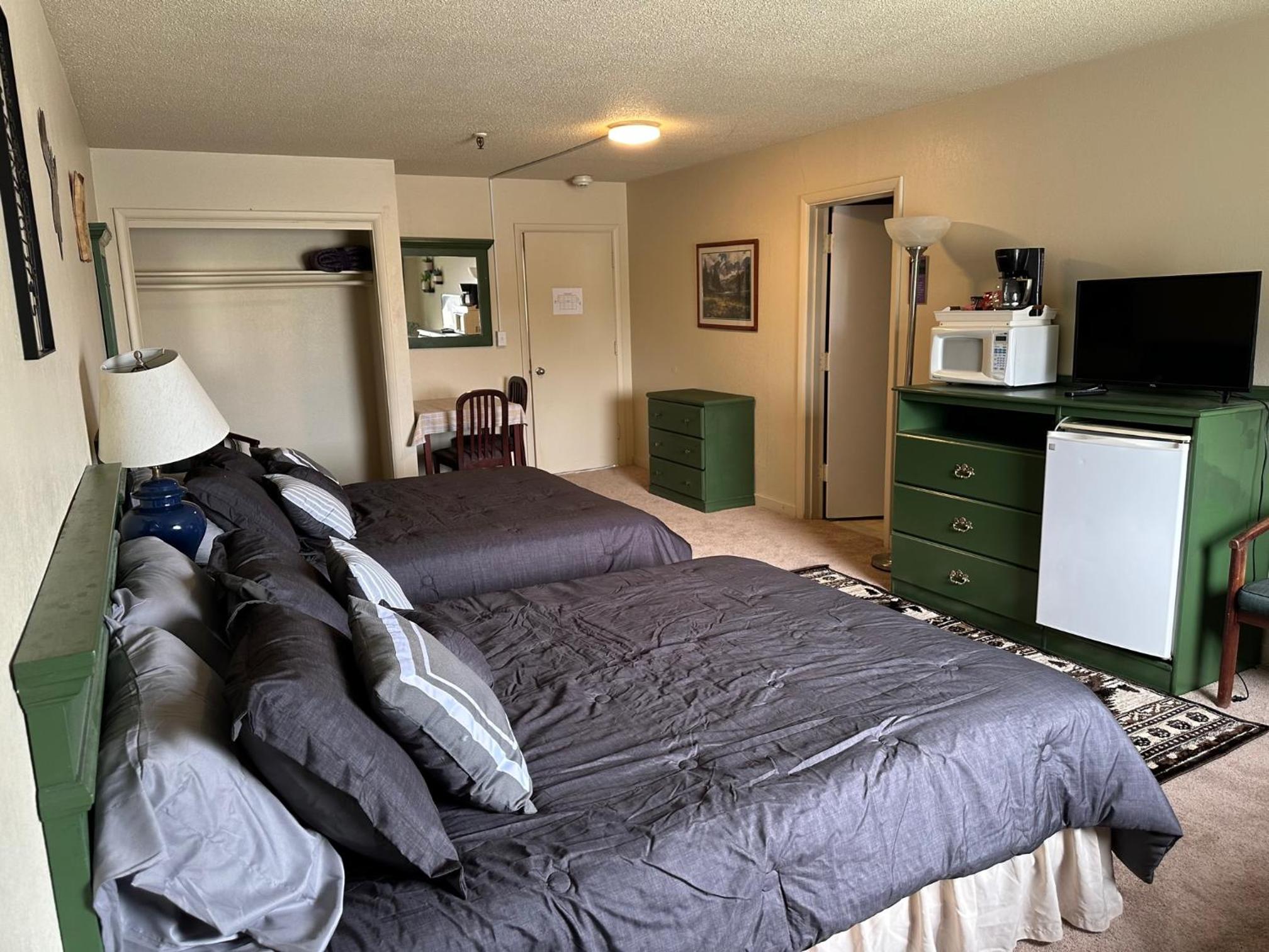 Double Room with Private Bathroom photo 2