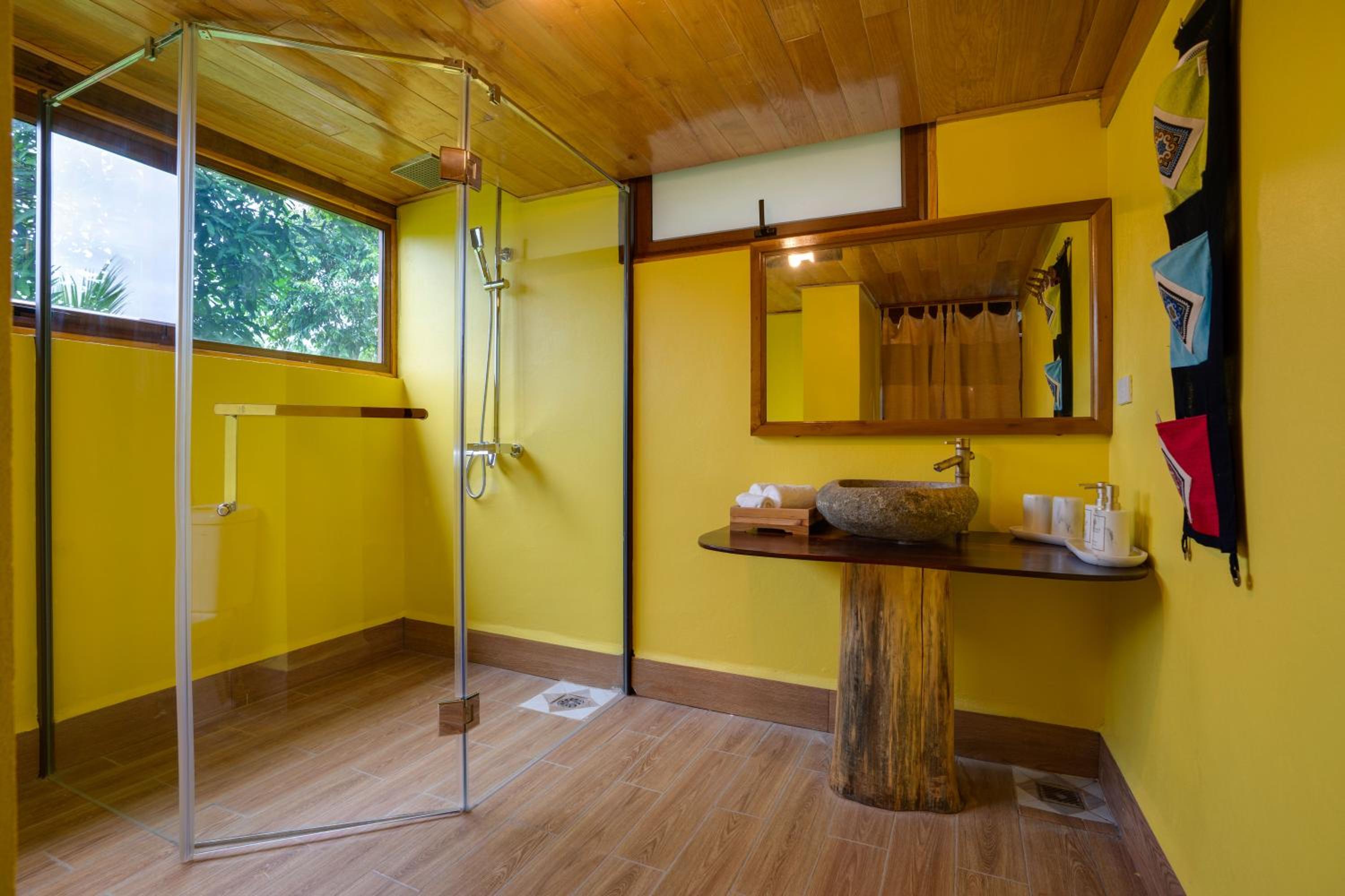 Suite with Mountain View