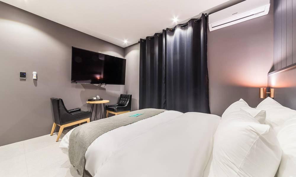 Standard Double Room - Photo 5