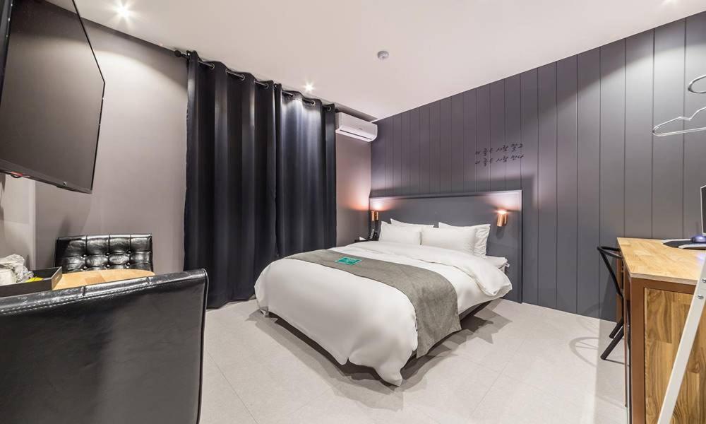 Standard Double Room - Photo 1
