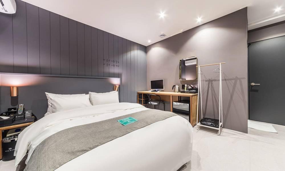 Standard Double Room - Photo 6