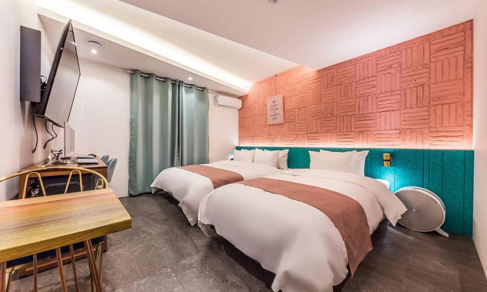 Superior Twin Room - Non-Smoking