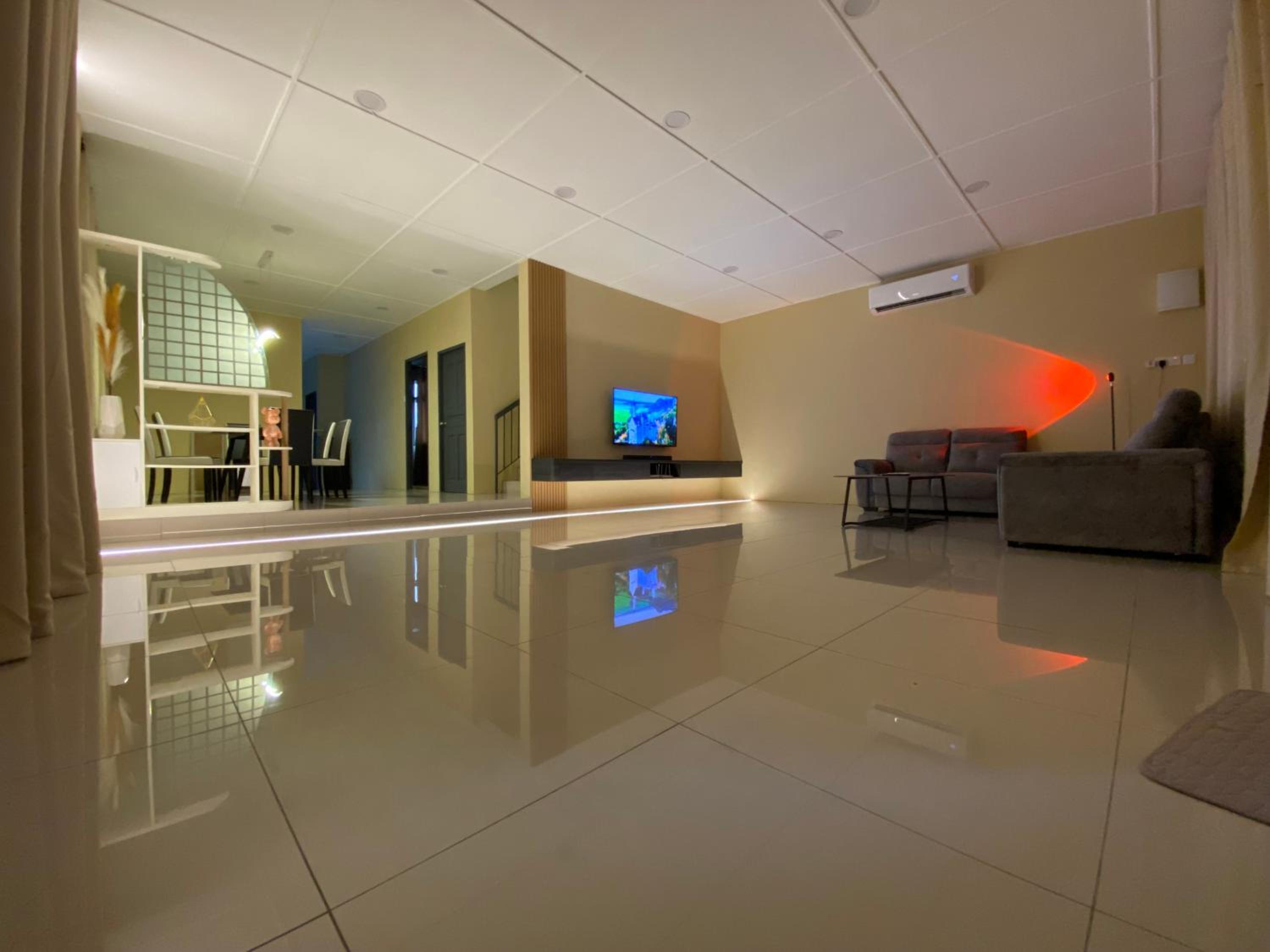Four-Bedroom House photo 2