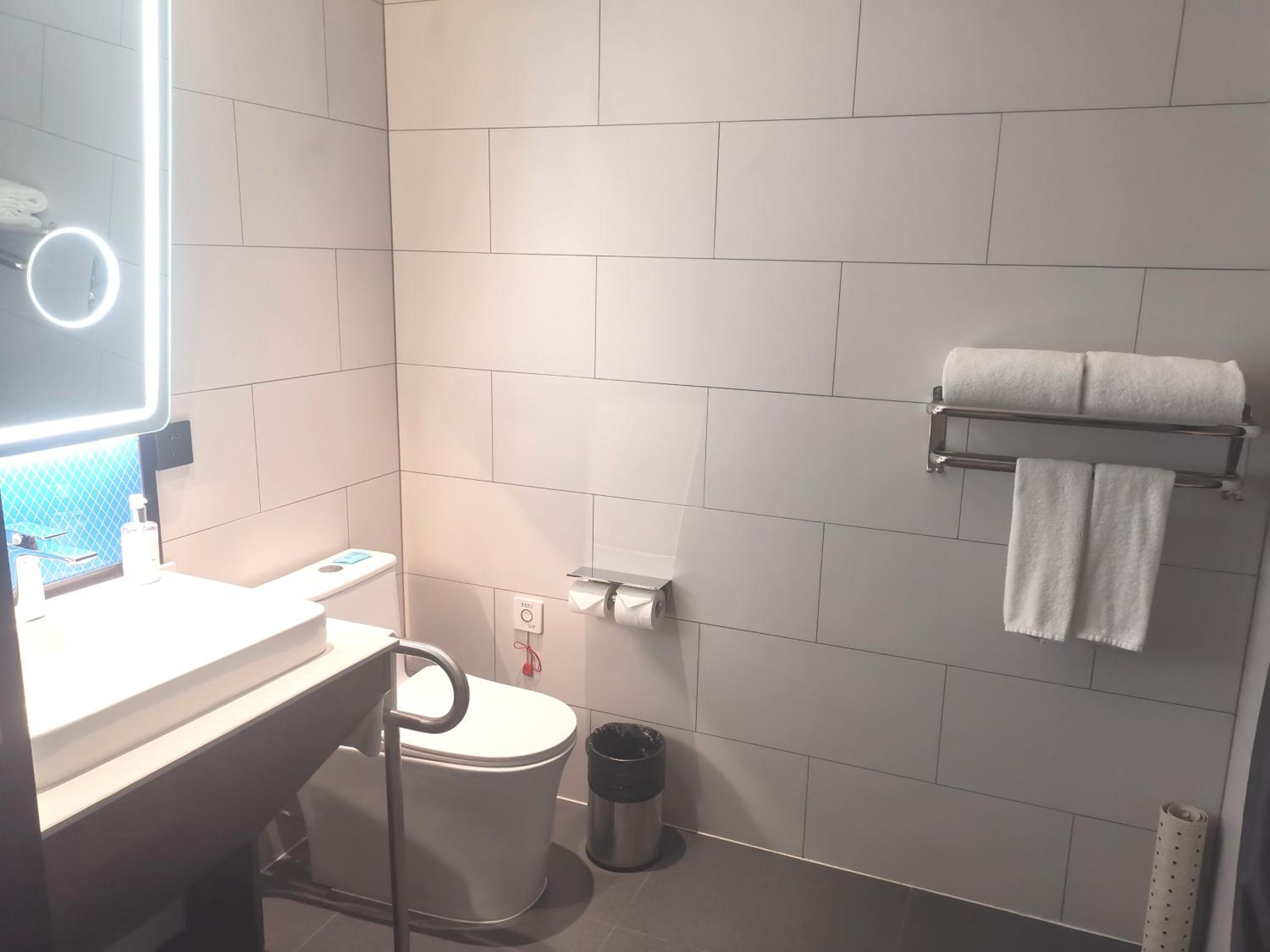 Standard King Room - Accessible