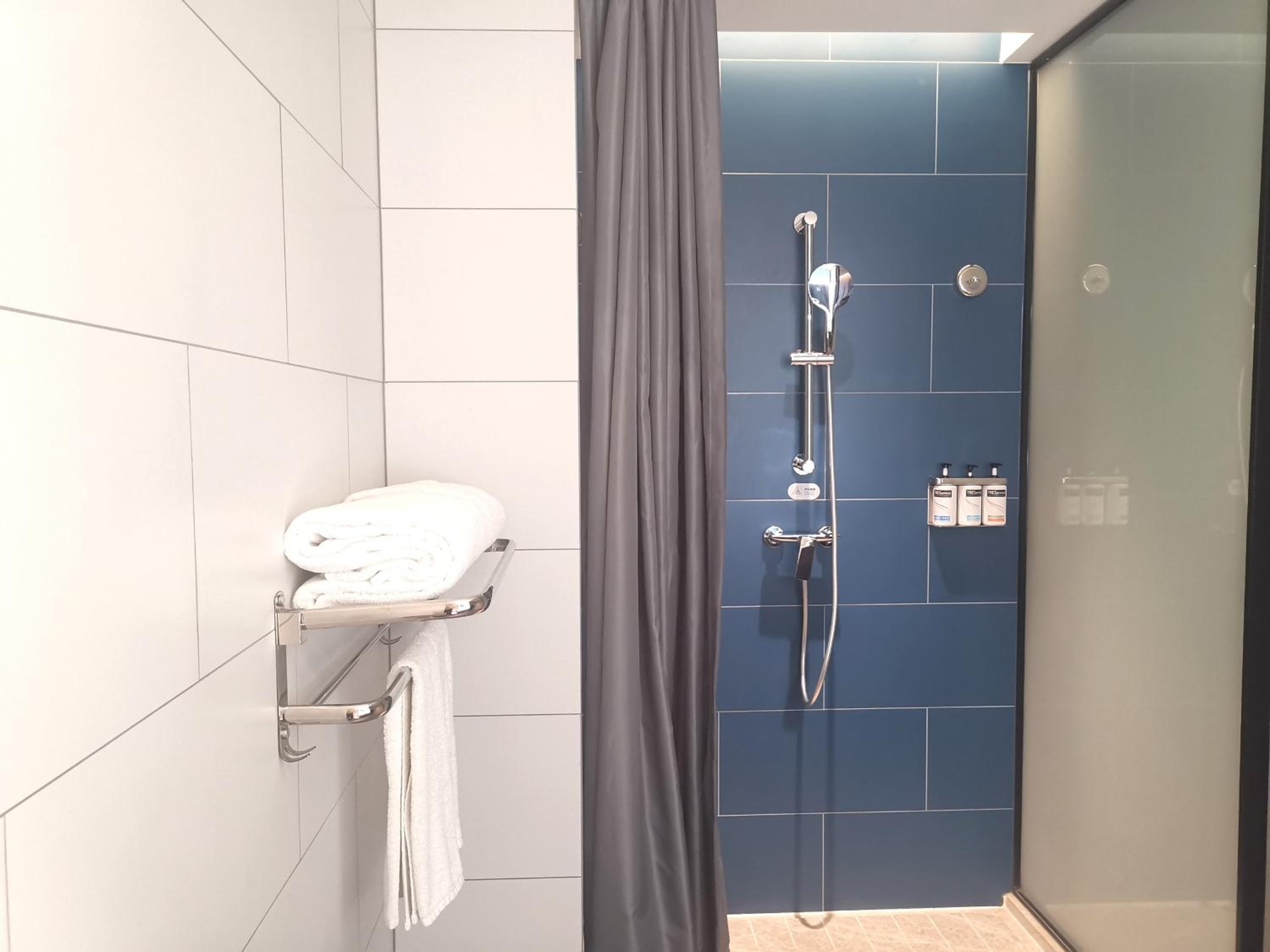 Standard King Room - Accessible
