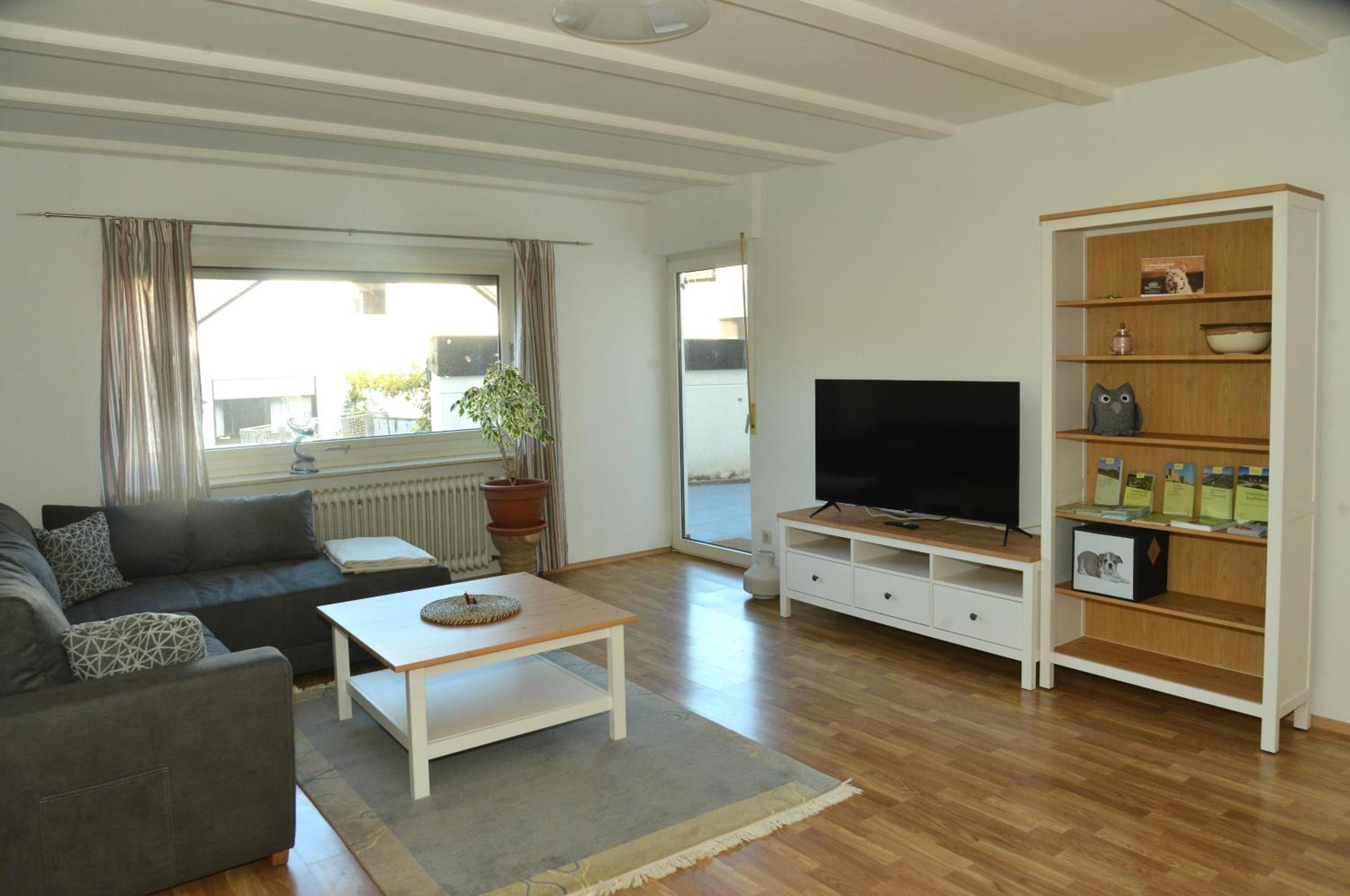 One-Bedroom Apartment with Shower photo 1