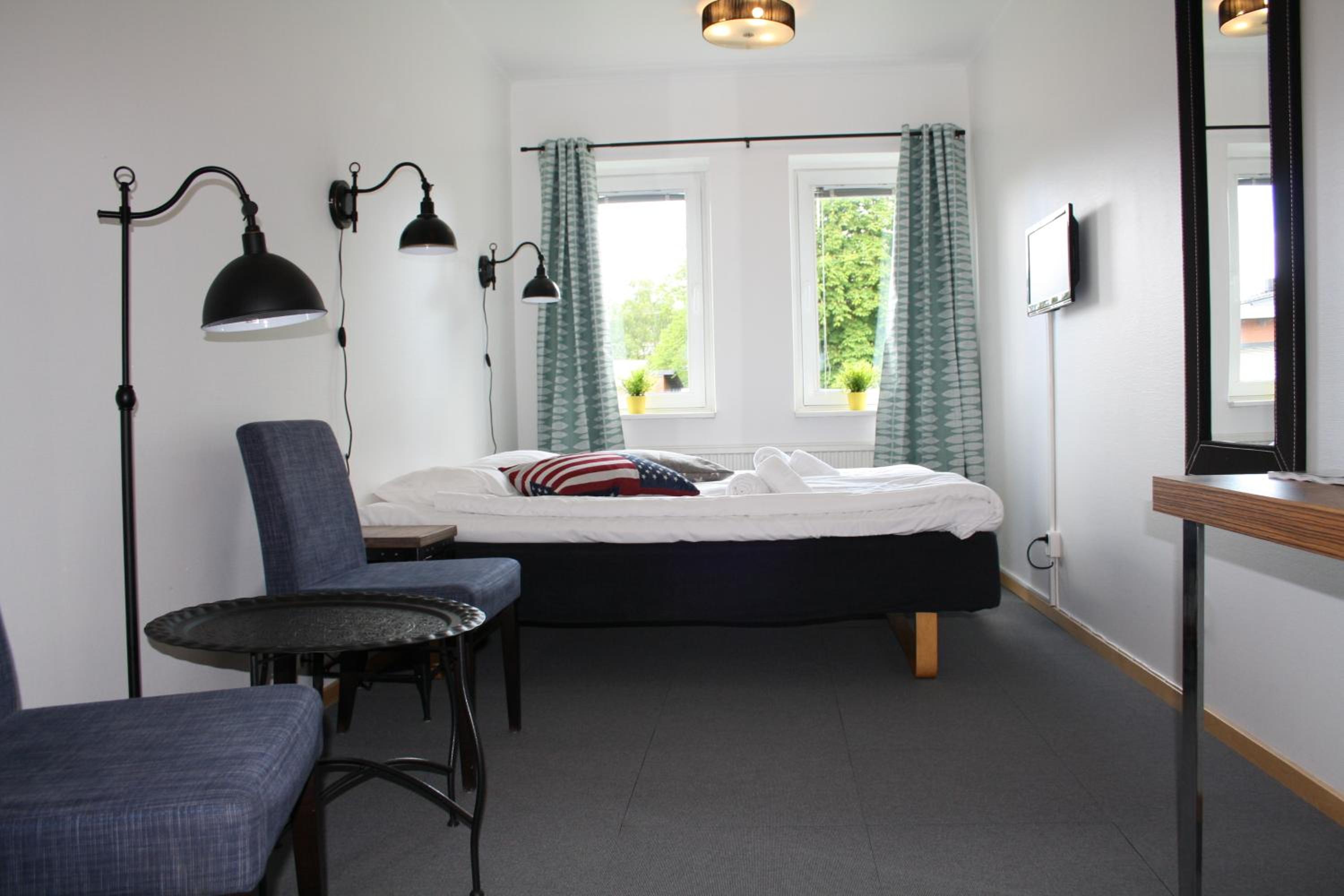 Double Room with Shared Bathroom photo 1