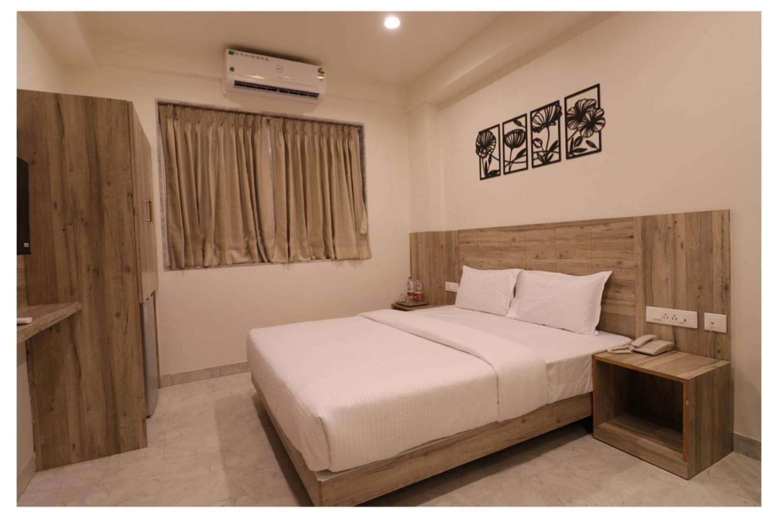 Deluxe Room - Photo 1