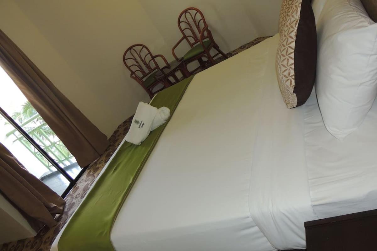 Deluxe King Room - Photo 3