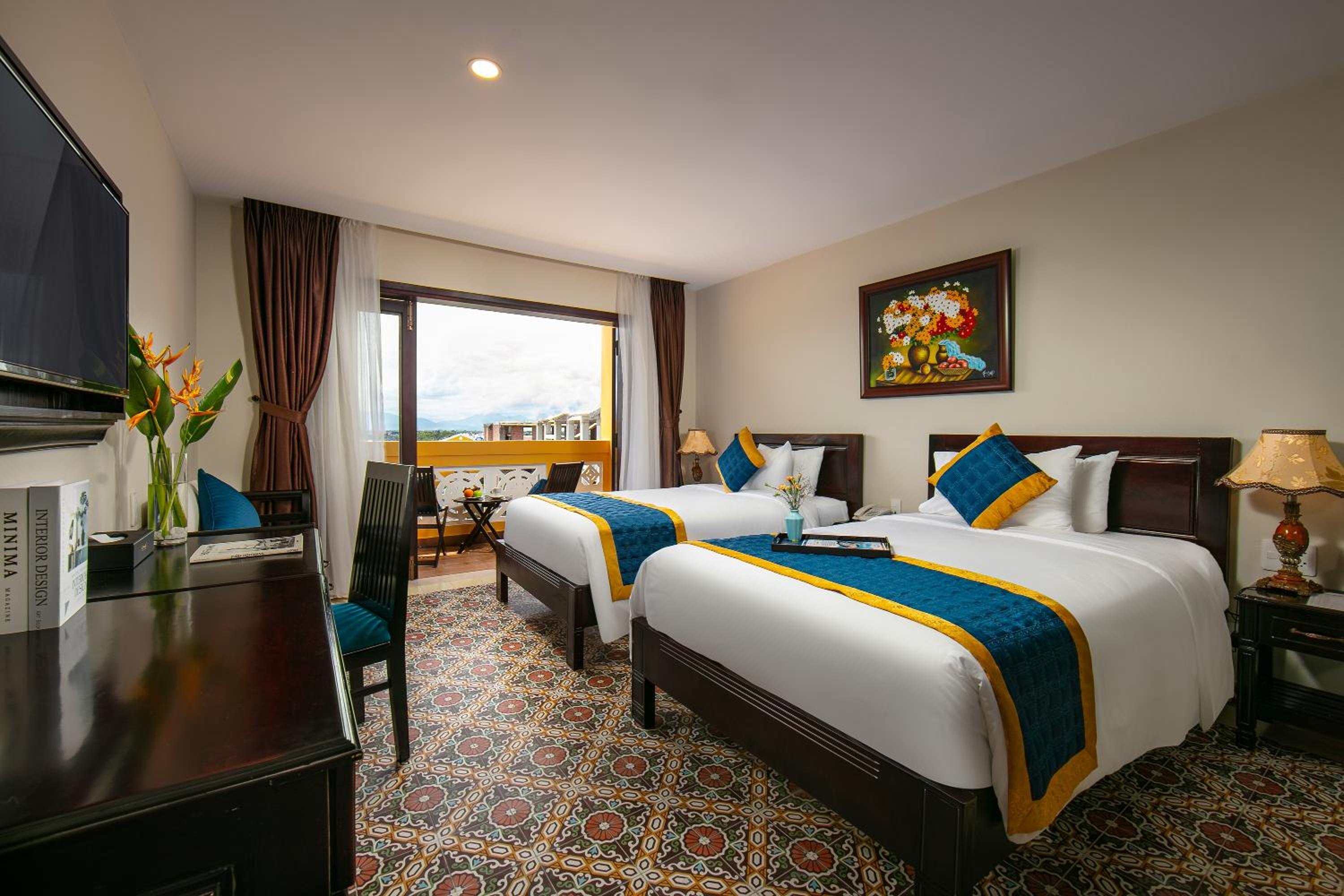 Premium Double/Twin With River View & Balcony - Photo 5