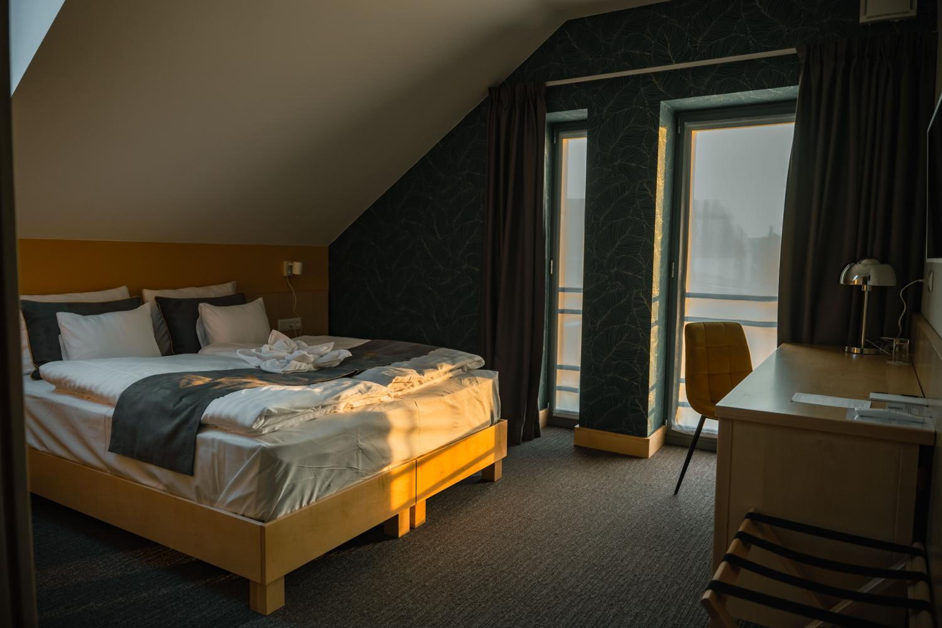 Superior Double or Twin Room - Photo 6