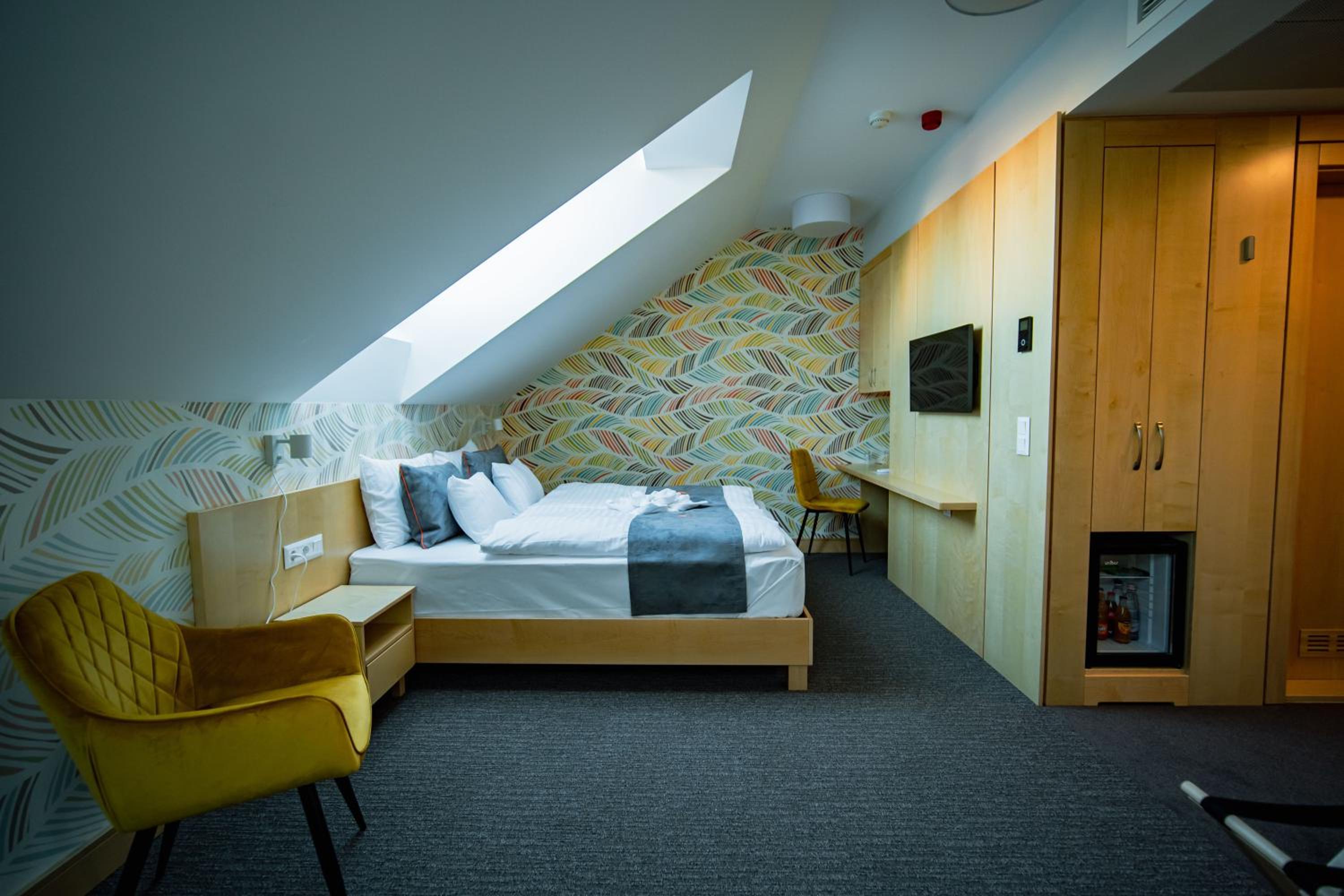 Suite - Photo 9