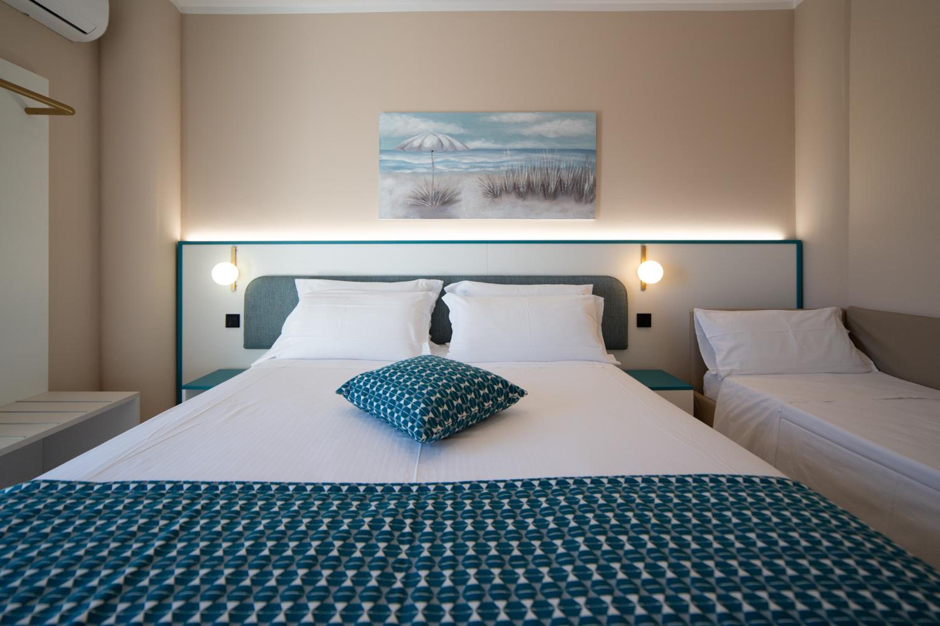 Deluxe Room - Photo 1