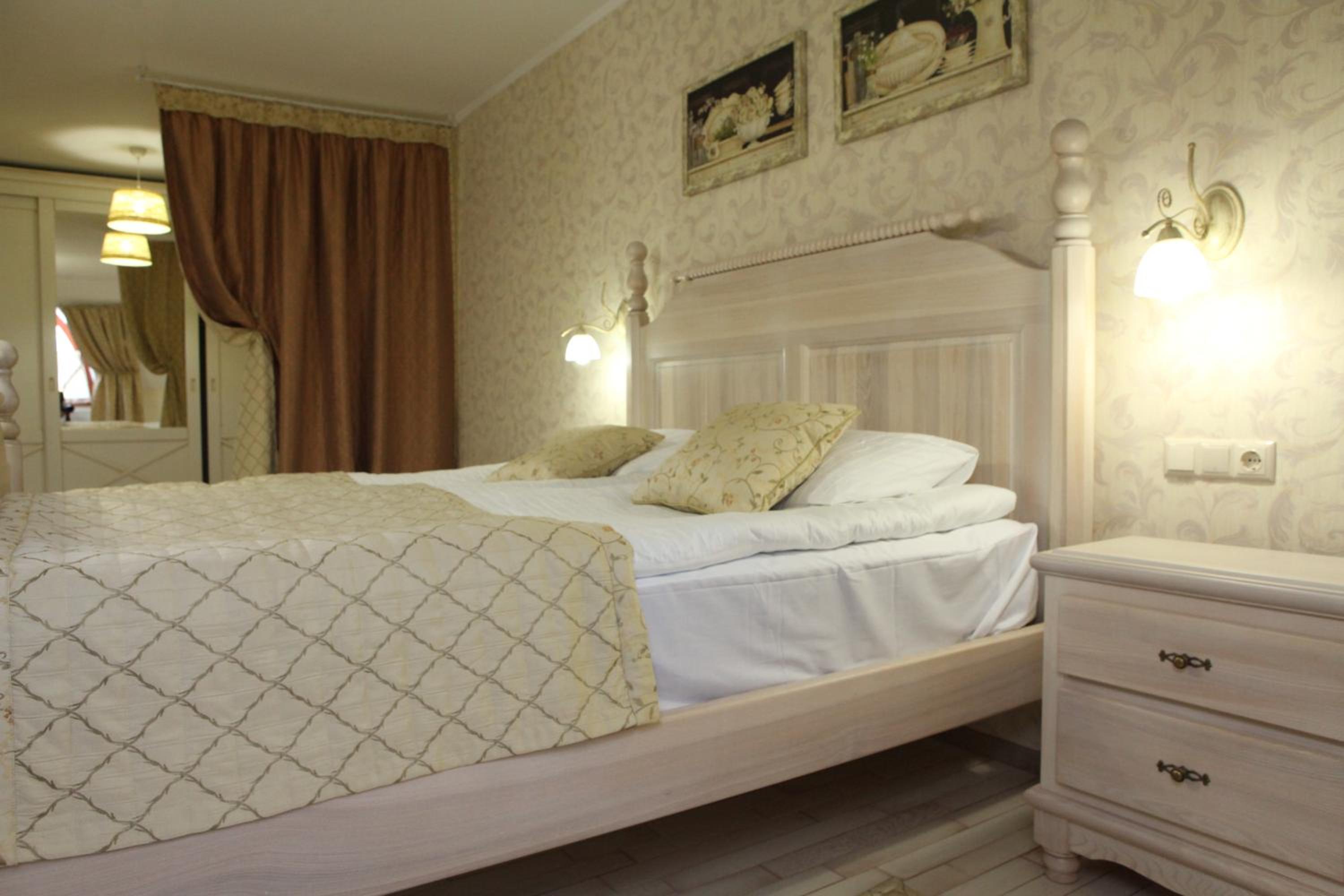 Deluxe Room (2 Adults + 1 Child) photo 2