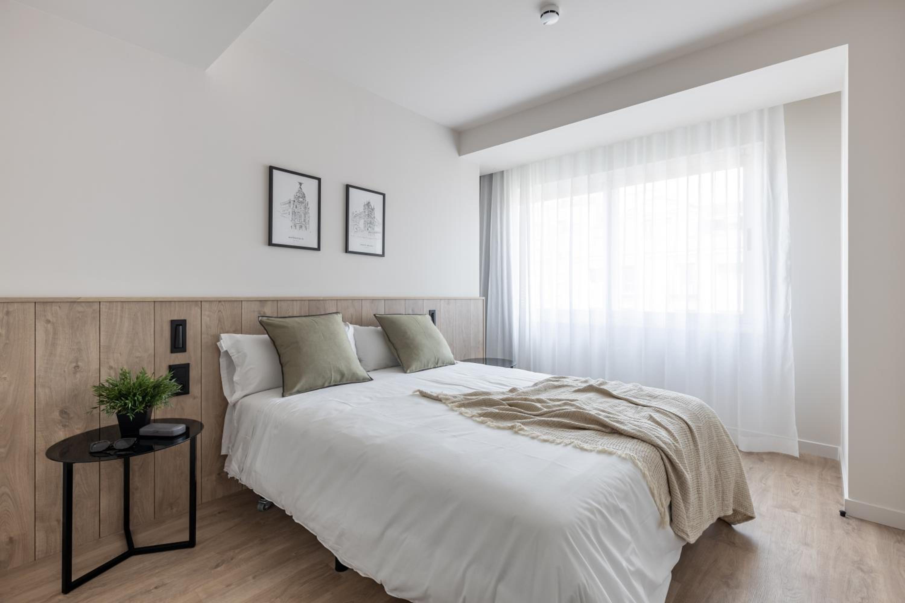 One-Bedroom Apartment - Photo 6