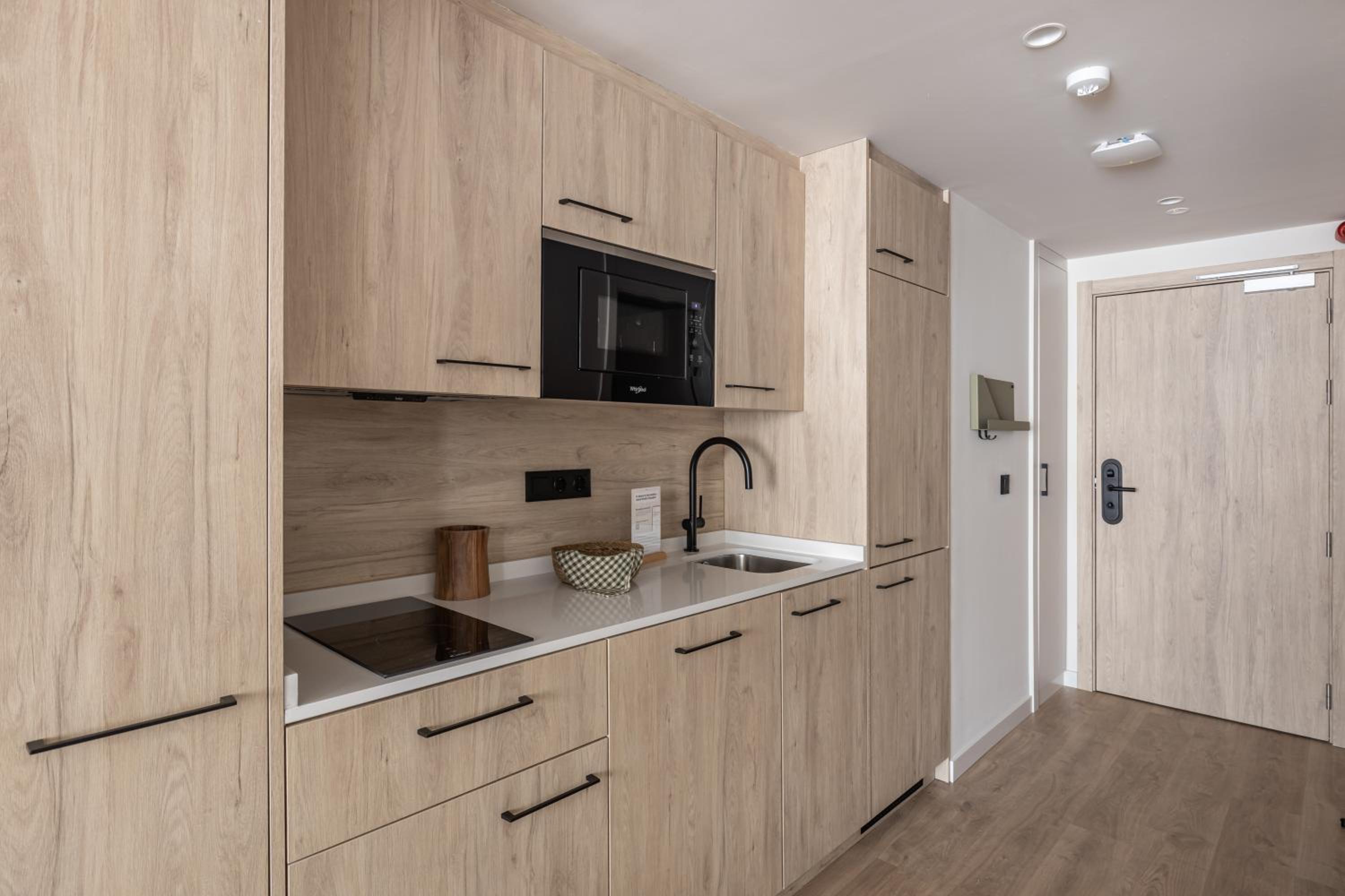 One-Bedroom Apartment - Photo 7